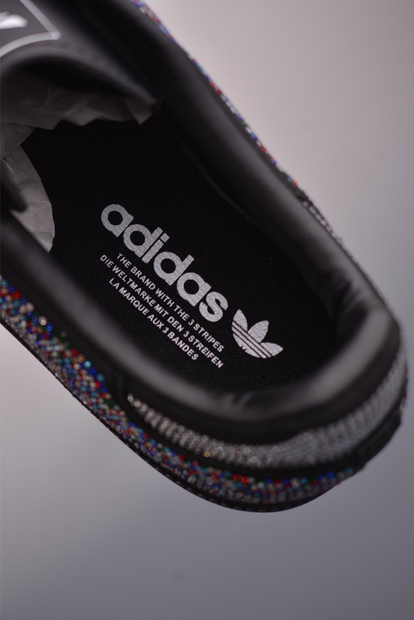 Adidas三叶草SAMBA 满钻 休闲板鞋 KJ2510-High Quatity Cheap Brand wholesale wholesaler seller Clothes Bags handbags Sneakers Top Fashion Clothing Shoes from China Factory Chinese suppliers best Quality Beautiful Price Adidas三叶草SAMBA 满钻 休闲板鞋 KJ2510