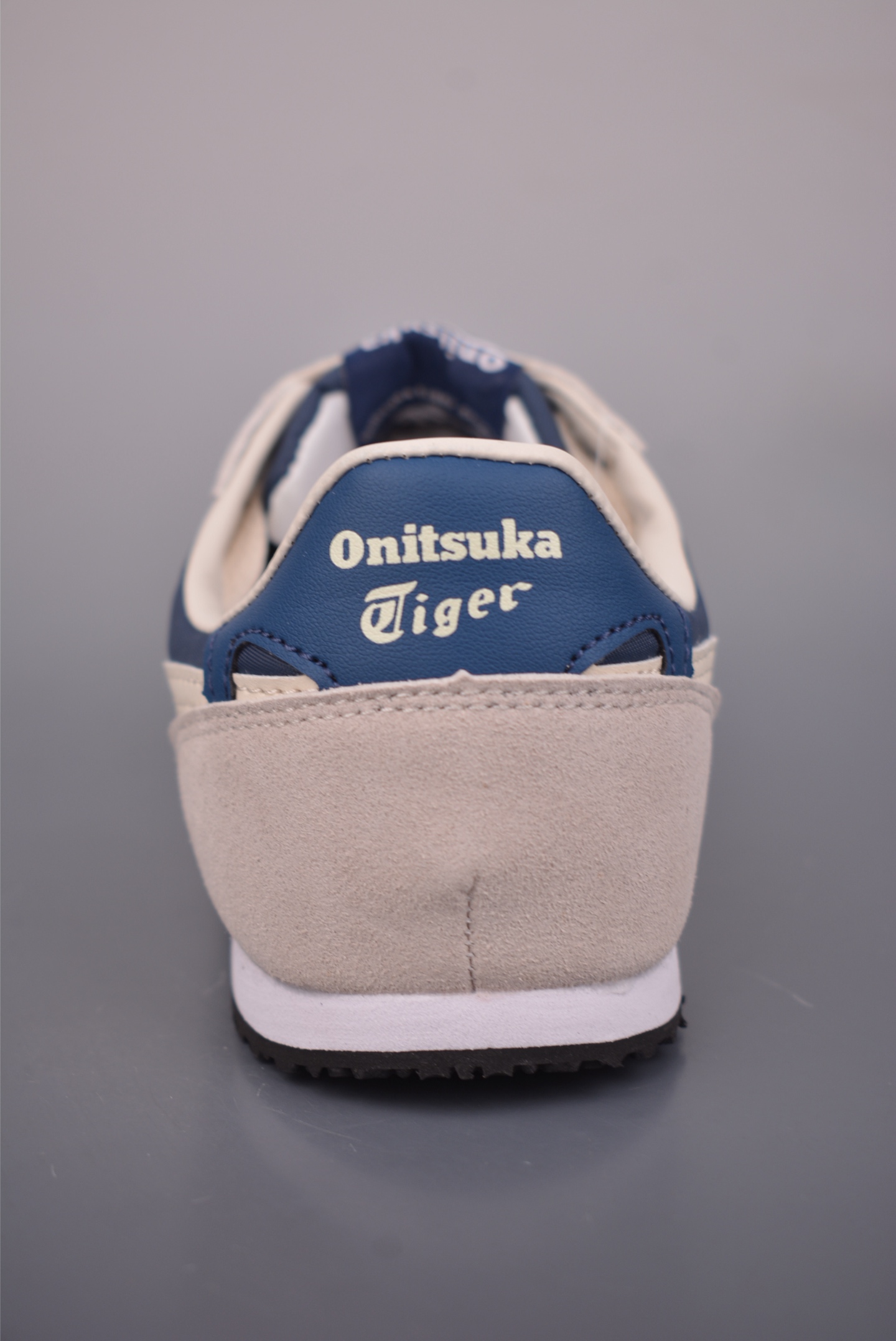 Onitsuka Serrano 系列 亚瑟士鬼冢虎 复古经典板鞋 1183B400-406-High Quatity Cheap Brand wholesale wholesaler seller Clothes Bags handbags Sneakers Top Fashion Clothing Shoes from China Factory Chinese suppliers best Quality Beautiful Price Onitsuka Serrano 系列 亚瑟士鬼冢虎 复古经典板鞋 1183B400-406