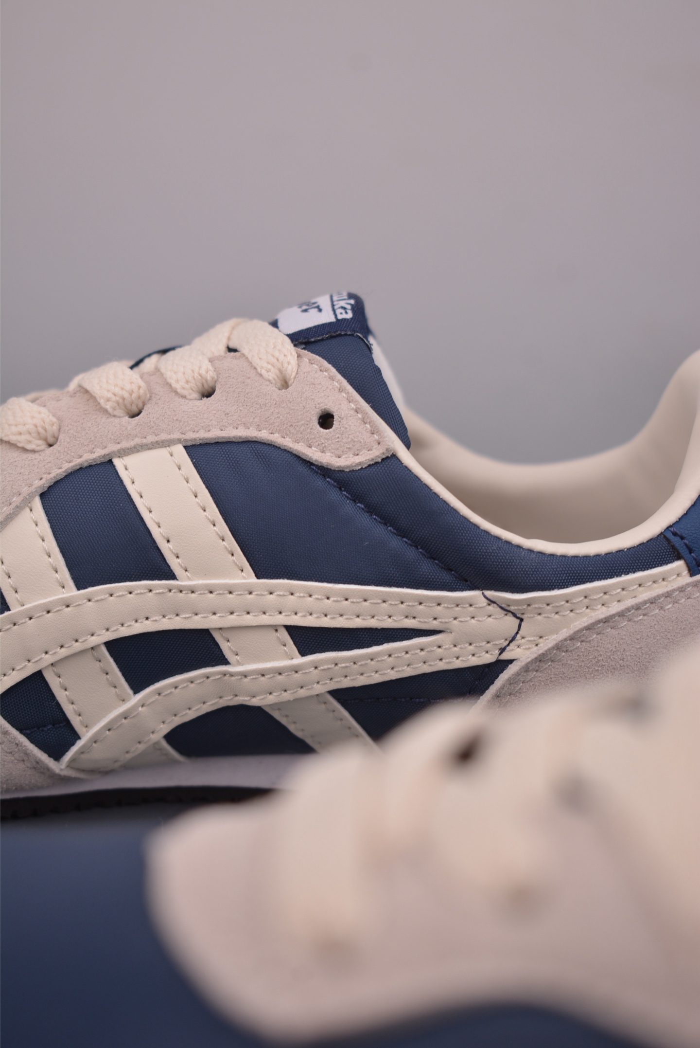 Onitsuka Serrano 系列 亚瑟士鬼冢虎 复古经典板鞋 1183B400-406-High Quatity Cheap Brand wholesale wholesaler seller Clothes Bags handbags Sneakers Top Fashion Clothing Shoes from China Factory Chinese suppliers best Quality Beautiful Price Onitsuka Serrano 系列 亚瑟士鬼冢虎 复古经典板鞋 1183B400-406