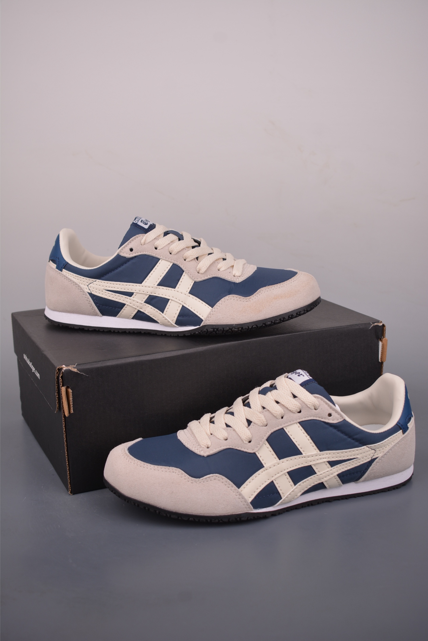 Onitsuka Serrano 系列 亚瑟士鬼冢虎 复古经典板鞋 1183B400-406-High Quatity Cheap Brand wholesale wholesaler seller Clothes Bags handbags Sneakers Top Fashion Clothing Shoes from China Factory Chinese suppliers best Quality Beautiful Price Onitsuka Serrano 系列 亚瑟士鬼冢虎 复古经典板鞋 1183B400-406
