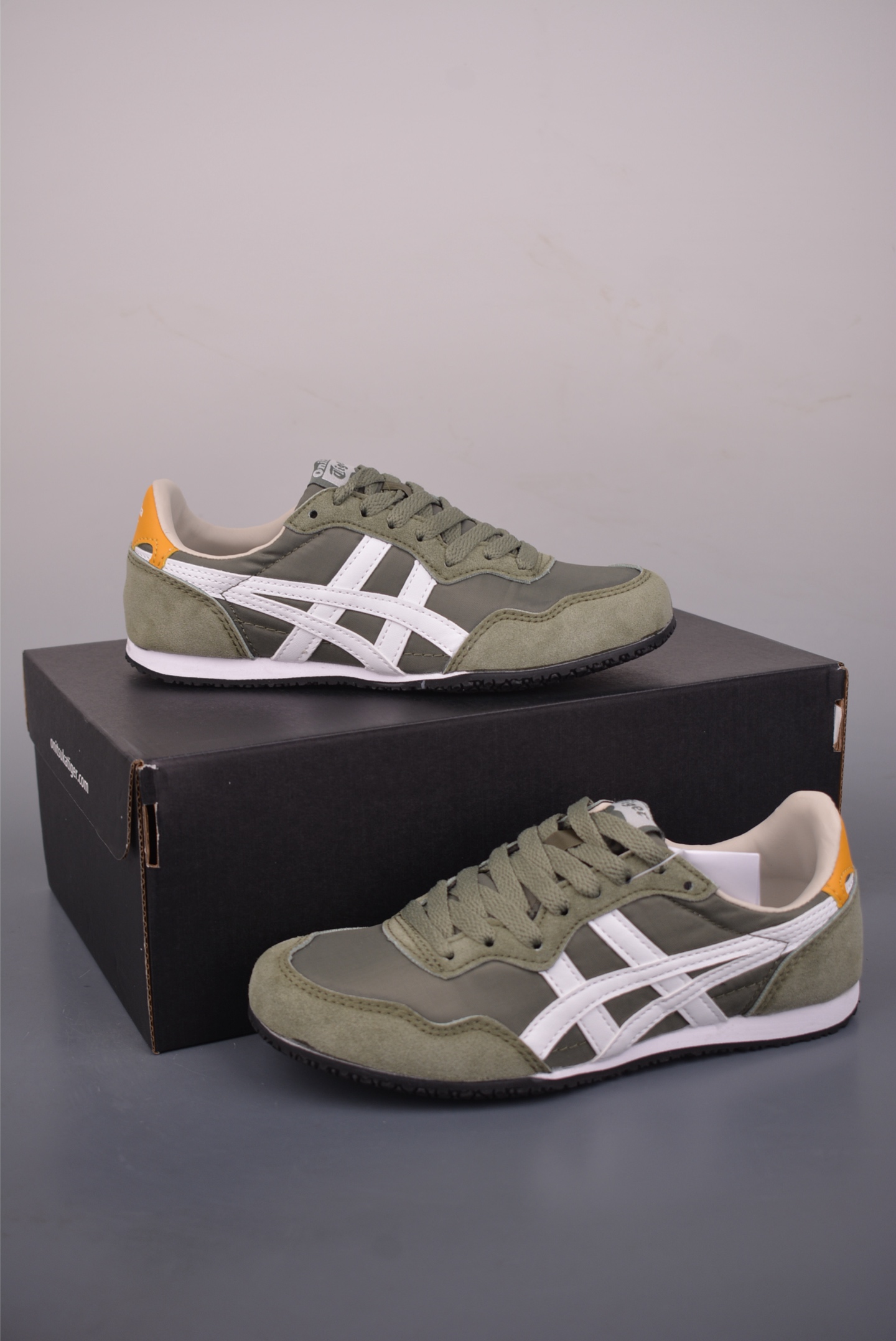 Onitsuka Serrano 系列 亚瑟士鬼冢虎 复古经典板鞋 1183B400-304-High Quatity Cheap Brand wholesale wholesaler seller Clothes Bags handbags Sneakers Top Fashion Clothing Shoes from China Factory Chinese suppliers best Quality Beautiful Price Onitsuka Serrano 系列 亚瑟士鬼冢虎 复古经典板鞋 1183B400-304