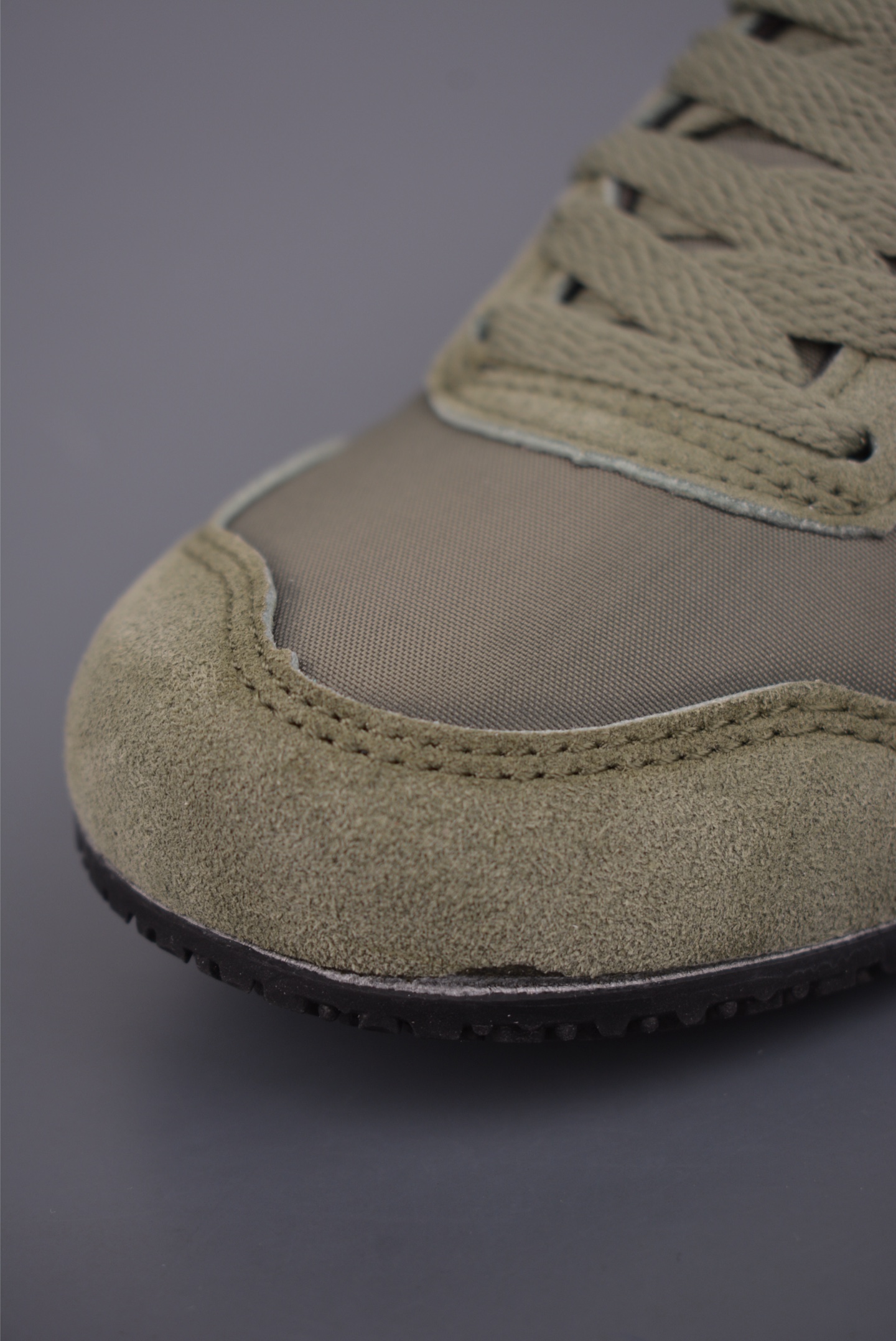 Onitsuka Serrano 系列 亚瑟士鬼冢虎 复古经典板鞋 1183B400-304-High Quatity Cheap Brand wholesale wholesaler seller Clothes Bags handbags Sneakers Top Fashion Clothing Shoes from China Factory Chinese suppliers best Quality Beautiful Price Onitsuka Serrano 系列 亚瑟士鬼冢虎 复古经典板鞋 1183B400-304