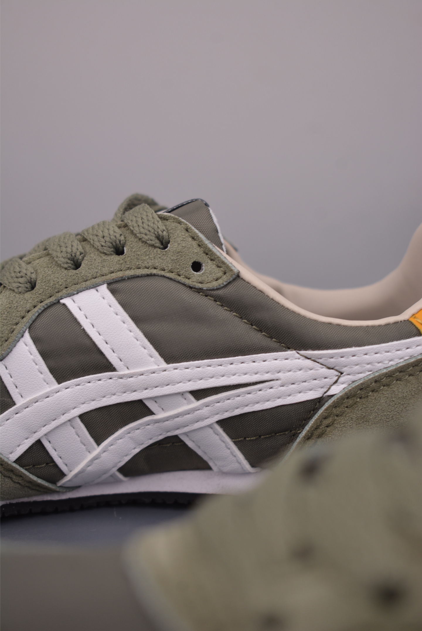 Onitsuka Serrano 系列 亚瑟士鬼冢虎 复古经典板鞋 1183B400-304-High Quatity Cheap Brand wholesale wholesaler seller Clothes Bags handbags Sneakers Top Fashion Clothing Shoes from China Factory Chinese suppliers best Quality Beautiful Price Onitsuka Serrano 系列 亚瑟士鬼冢虎 复古经典板鞋 1183B400-304