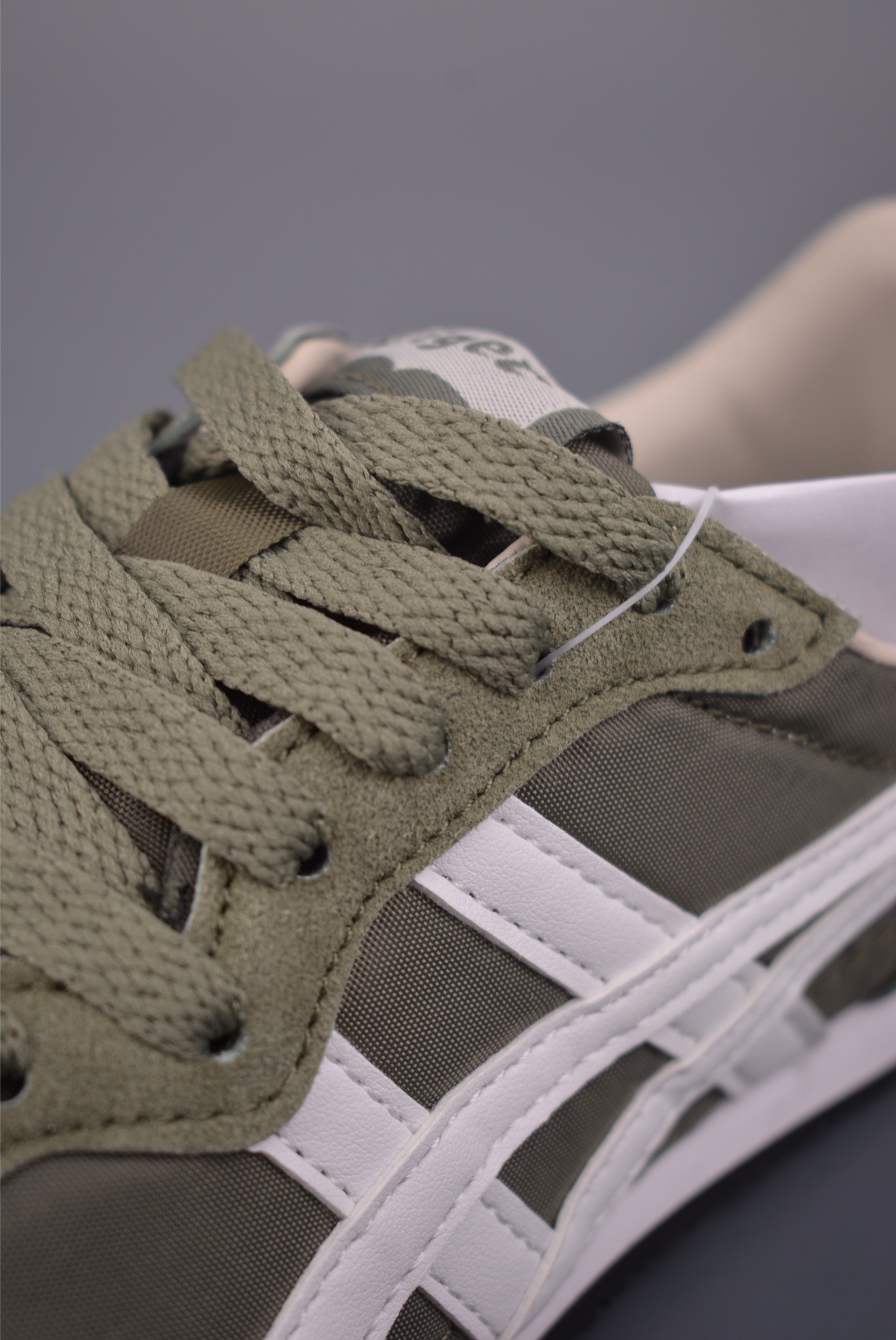 Onitsuka Serrano 系列 亚瑟士鬼冢虎 复古经典板鞋 1183B400-304-High Quatity Cheap Brand wholesale wholesaler seller Clothes Bags handbags Sneakers Top Fashion Clothing Shoes from China Factory Chinese suppliers best Quality Beautiful Price Onitsuka Serrano 系列 亚瑟士鬼冢虎 复古经典板鞋 1183B400-304