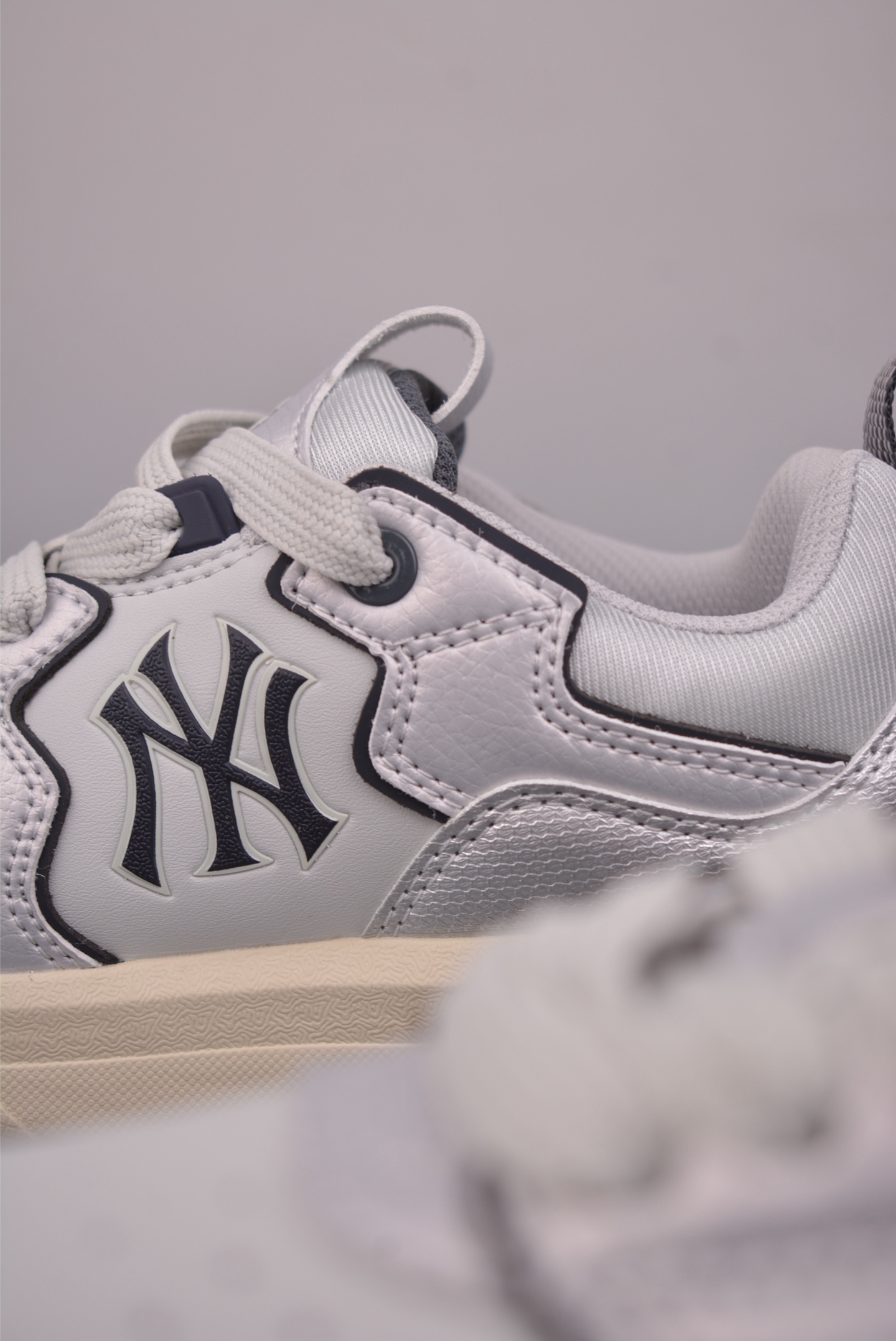 MLB CHUNKY CURVE LINER 纽约洋基队 潮流时尚厚底运动鞋 3ASXM096N-High Quatity Cheap Brand wholesale wholesaler seller Clothes Bags handbags Sneakers Top Fashion Clothing Shoes from China Factory Chinese suppliers best Quality Beautiful Price MLB CHUNKY CURVE LINER 纽约洋基队 潮流时尚厚底运动鞋 3ASXM096N