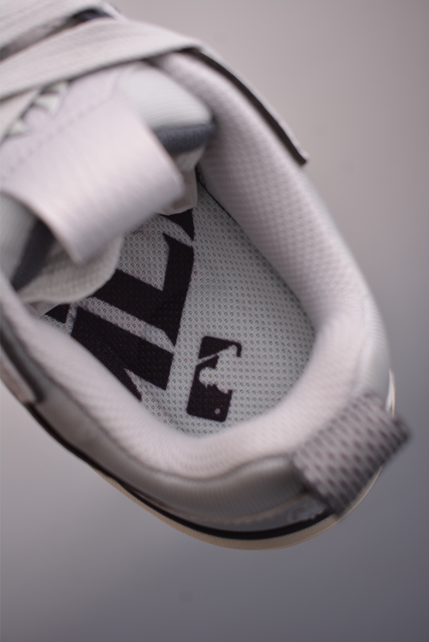 MLB CHUNKY CURVE LINER 纽约洋基队 潮流时尚厚底运动鞋 3ASXM096N-High Quatity Cheap Brand wholesale wholesaler seller Clothes Bags handbags Sneakers Top Fashion Clothing Shoes from China Factory Chinese suppliers best Quality Beautiful Price MLB CHUNKY CURVE LINER 纽约洋基队 潮流时尚厚底运动鞋 3ASXM096N