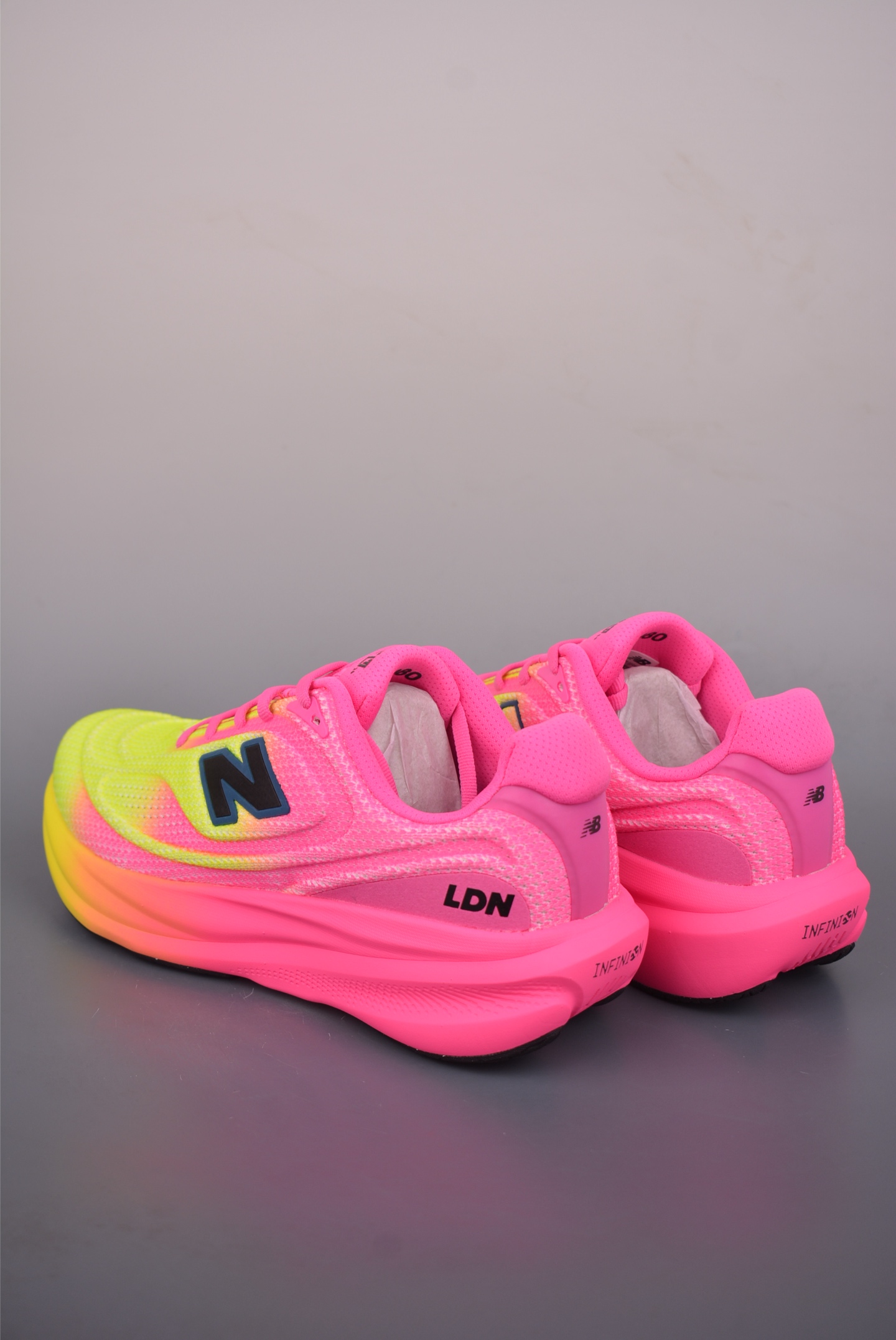 New Balance NB Fresh Foam Evoz v2舒适耐磨低帮跑步鞋 M10802XQ-High Quatity Cheap Brand wholesale wholesaler seller Clothes Bags handbags Sneakers Top Fashion Clothing Shoes from China Factory Chinese suppliers best Quality Beautiful Price New Balance NB Fresh Foam Evoz v2舒适耐磨低帮跑步鞋 M10802XQ
