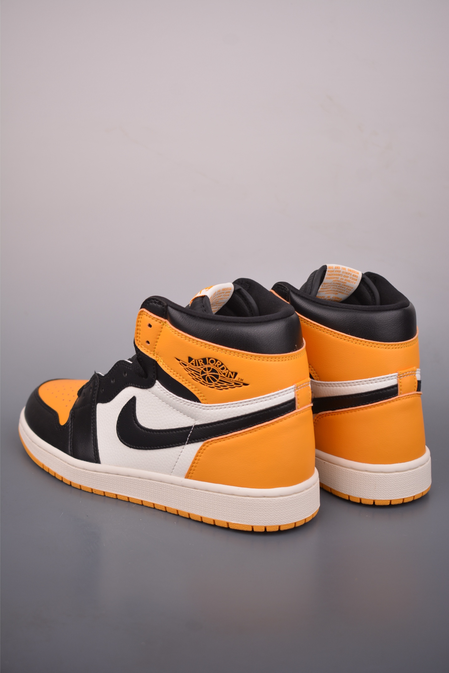 Jordan Air Jordan 1 High 黑黄脚趾 555088-711-High Quatity Cheap Brand wholesale wholesaler seller Clothes Bags handbags Sneakers Top Fashion Clothing Shoes from China Factory Chinese suppliers best Quality Beautiful Price Jordan Air Jordan 1 High 黑黄脚趾 555088-711