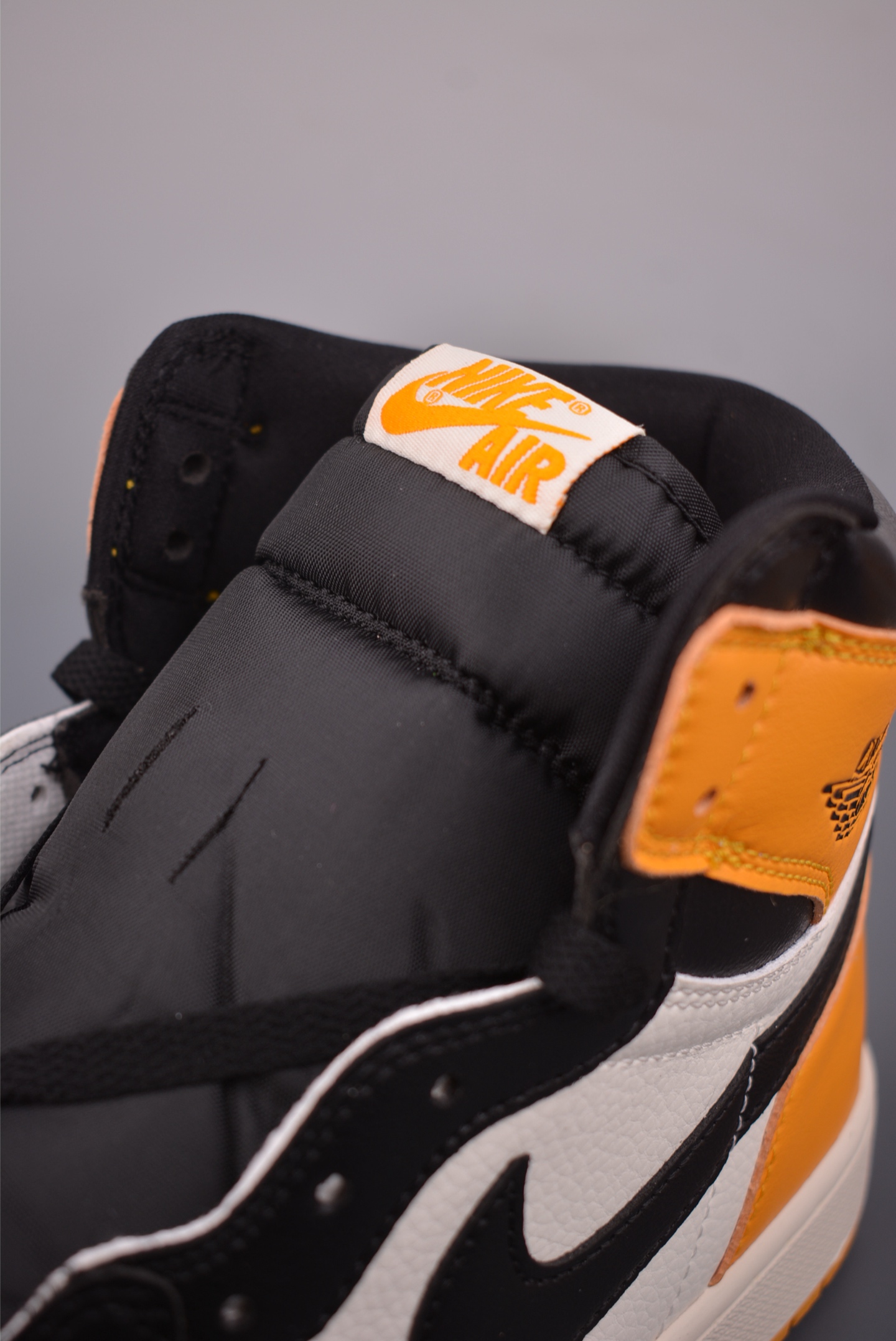 Jordan Air Jordan 1 High 黑黄脚趾 555088-711-High Quatity Cheap Brand wholesale wholesaler seller Clothes Bags handbags Sneakers Top Fashion Clothing Shoes from China Factory Chinese suppliers best Quality Beautiful Price Jordan Air Jordan 1 High 黑黄脚趾 555088-711