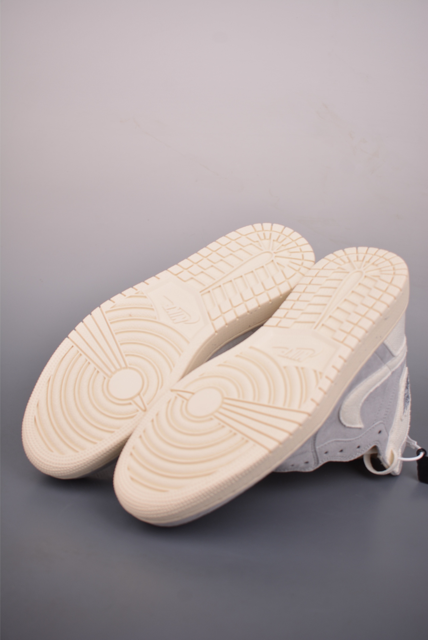 Jordan Air Jordan 1 High 米灰 莞产原底面 FD8636-011-High Quatity Cheap Brand wholesale wholesaler seller Clothes Bags handbags Sneakers Top Fashion Clothing Shoes from China Factory Chinese suppliers best Quality Beautiful Price Jordan Air Jordan 1 High 米灰 莞产原底面 FD8636-011