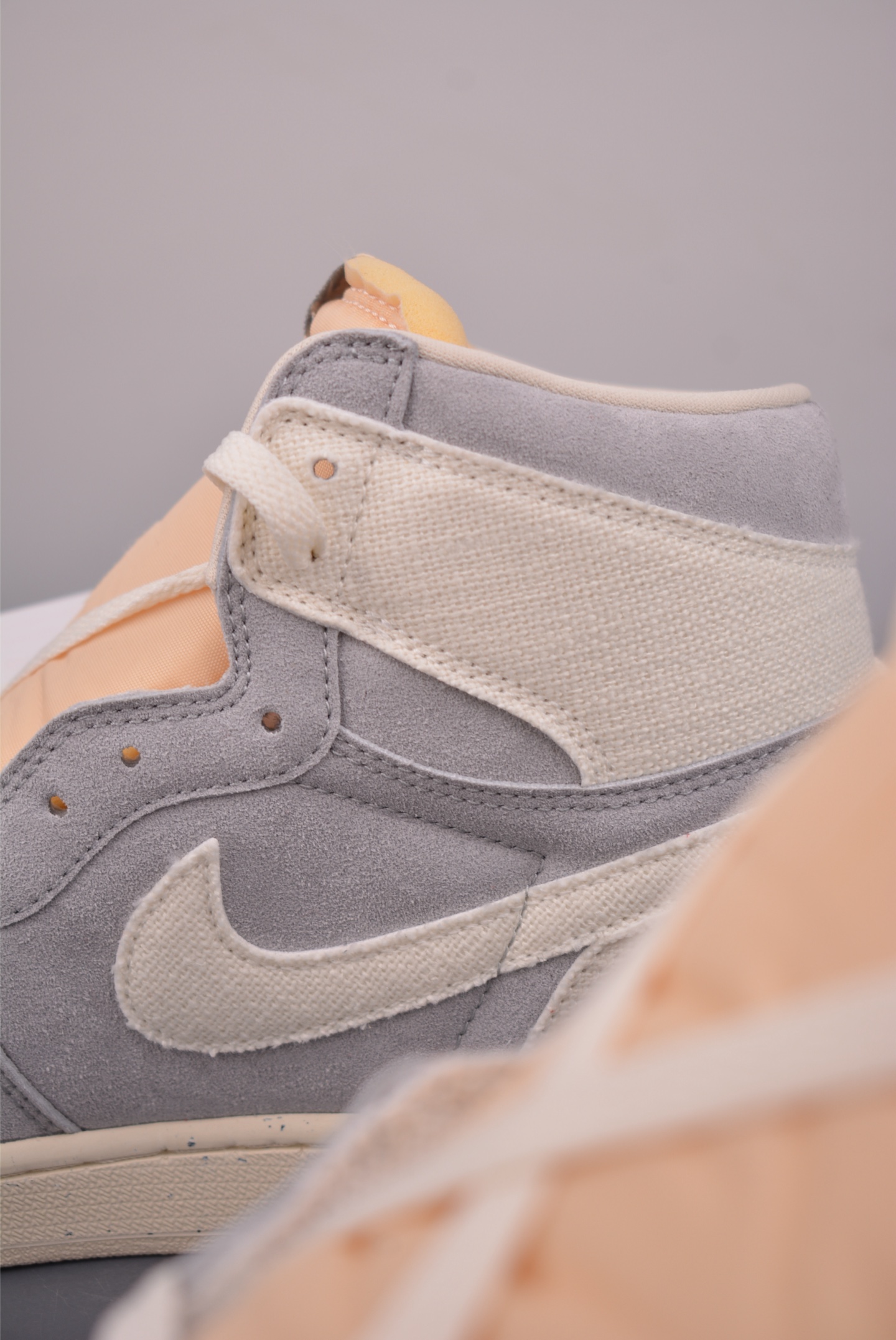 Jordan Air Jordan 1 High 米灰 莞产原底面 FD8636-011-High Quatity Cheap Brand wholesale wholesaler seller Clothes Bags handbags Sneakers Top Fashion Clothing Shoes from China Factory Chinese suppliers best Quality Beautiful Price Jordan Air Jordan 1 High 米灰 莞产原底面 FD8636-011