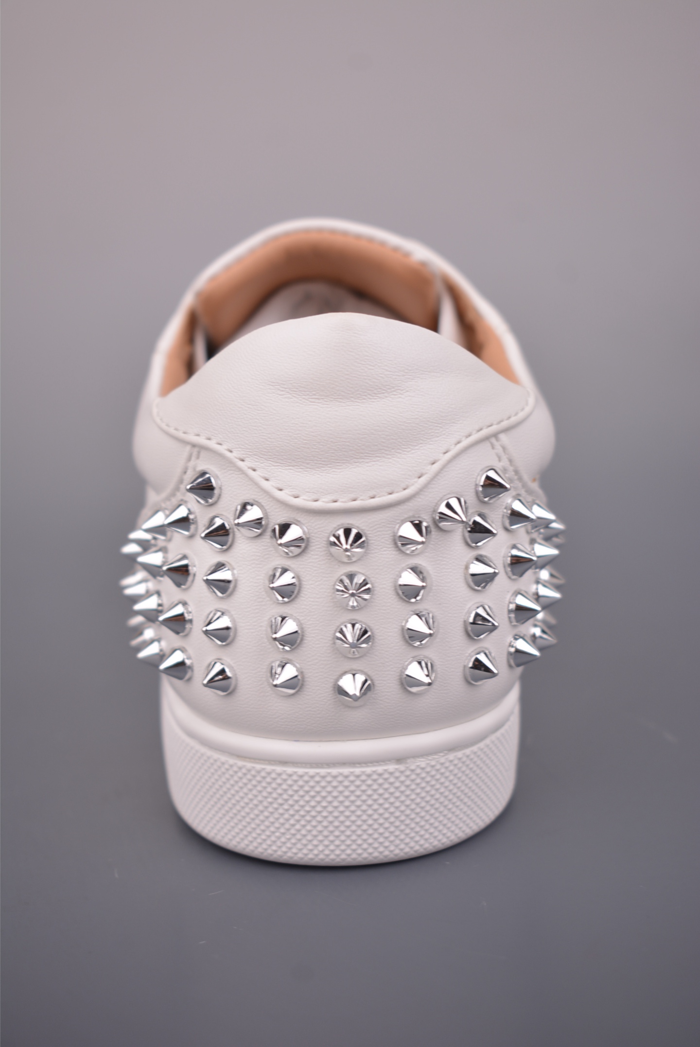 法国品牌Christian Louboutin CL（路铂廷） 红底鞋 男鞋低帮红底鞋水钻系带运动休闲板鞋 VERSION3633