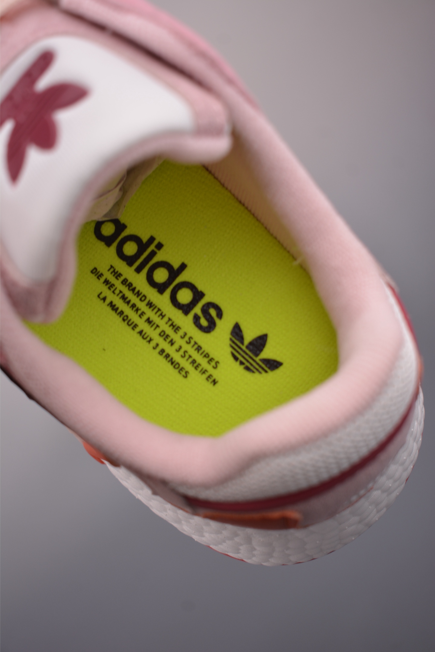 Adidas Originals TRESCRUN BR BOOST全掌真爆 耐磨缓震休闲运动跑鞋 FV4715-High Quatity Cheap Brand wholesale wholesaler seller Clothes Bags handbags Sneakers Top Fashion Clothing Shoes from China Factory Chinese suppliers best Quality Beautiful Price Adidas Originals TRESCRUN BR BOOST全掌真爆 耐磨缓震休闲运动跑鞋 FV4715