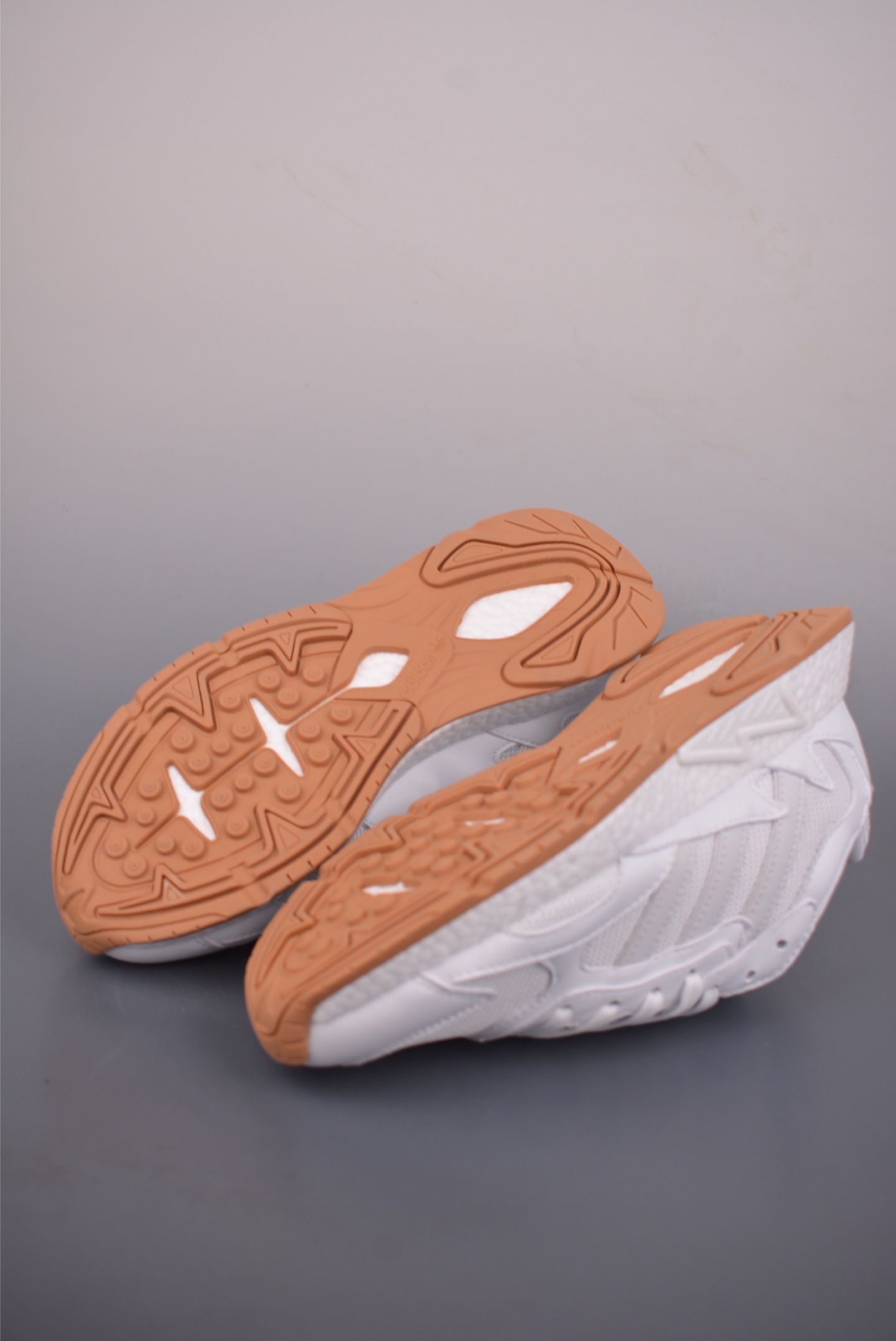 Adidas Originals TRESCRUN BR BOOST全掌真爆 耐磨缓震休闲运动跑鞋 EG4789