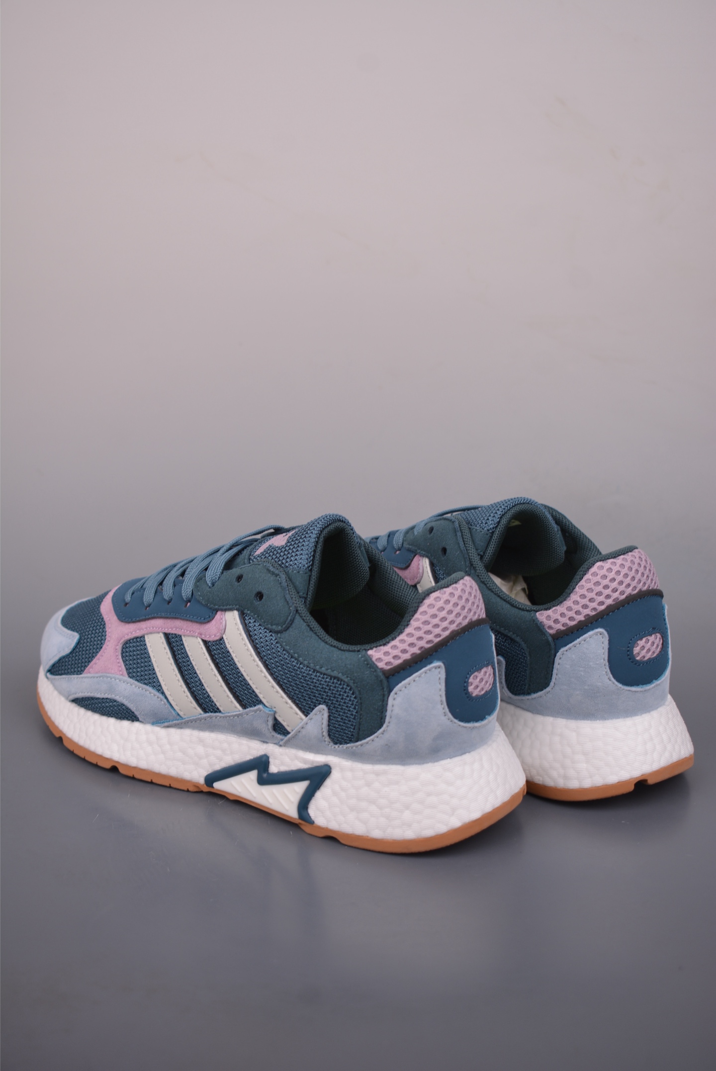 Adidas Originals TRESCRUN BR BOOST全掌真爆 耐磨缓震休闲运动跑鞋 EF0518-High Quatity Cheap Brand wholesale wholesaler seller Clothes Bags handbags Sneakers Top Fashion Clothing Shoes from China Factory Chinese suppliers best Quality Beautiful Price Adidas Originals TRESCRUN BR BOOST全掌真爆 耐磨缓震休闲运动跑鞋 EF0518