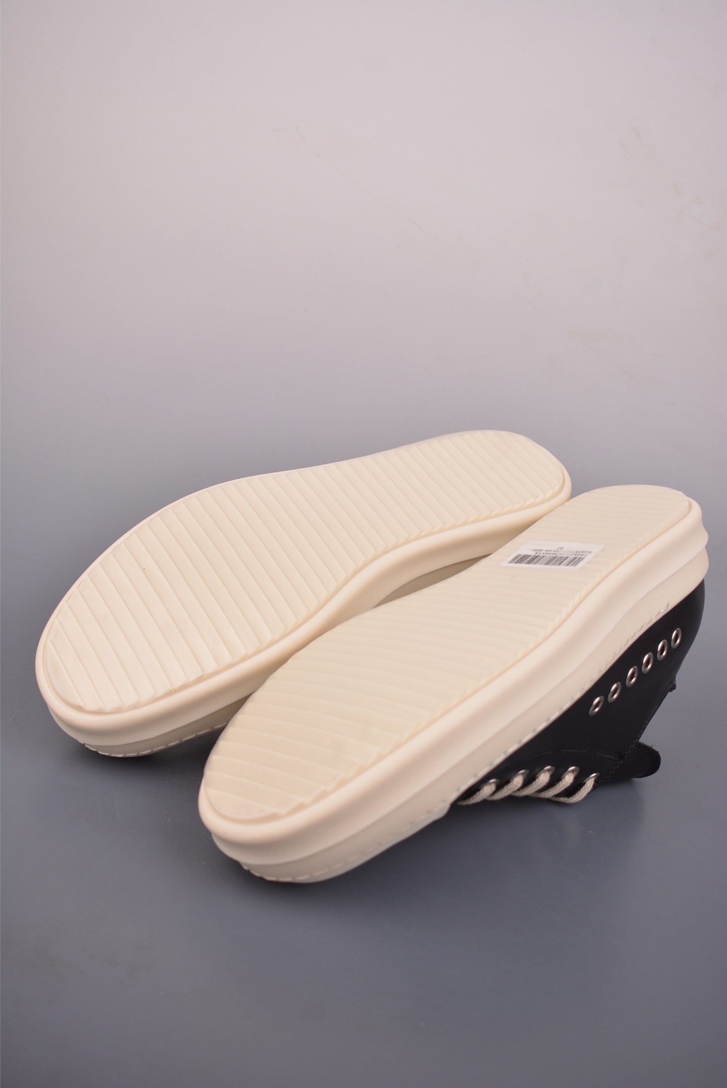 RO / Rick Owens 瑞克·欧文斯 黑绒6孔皮面 RU02B2897