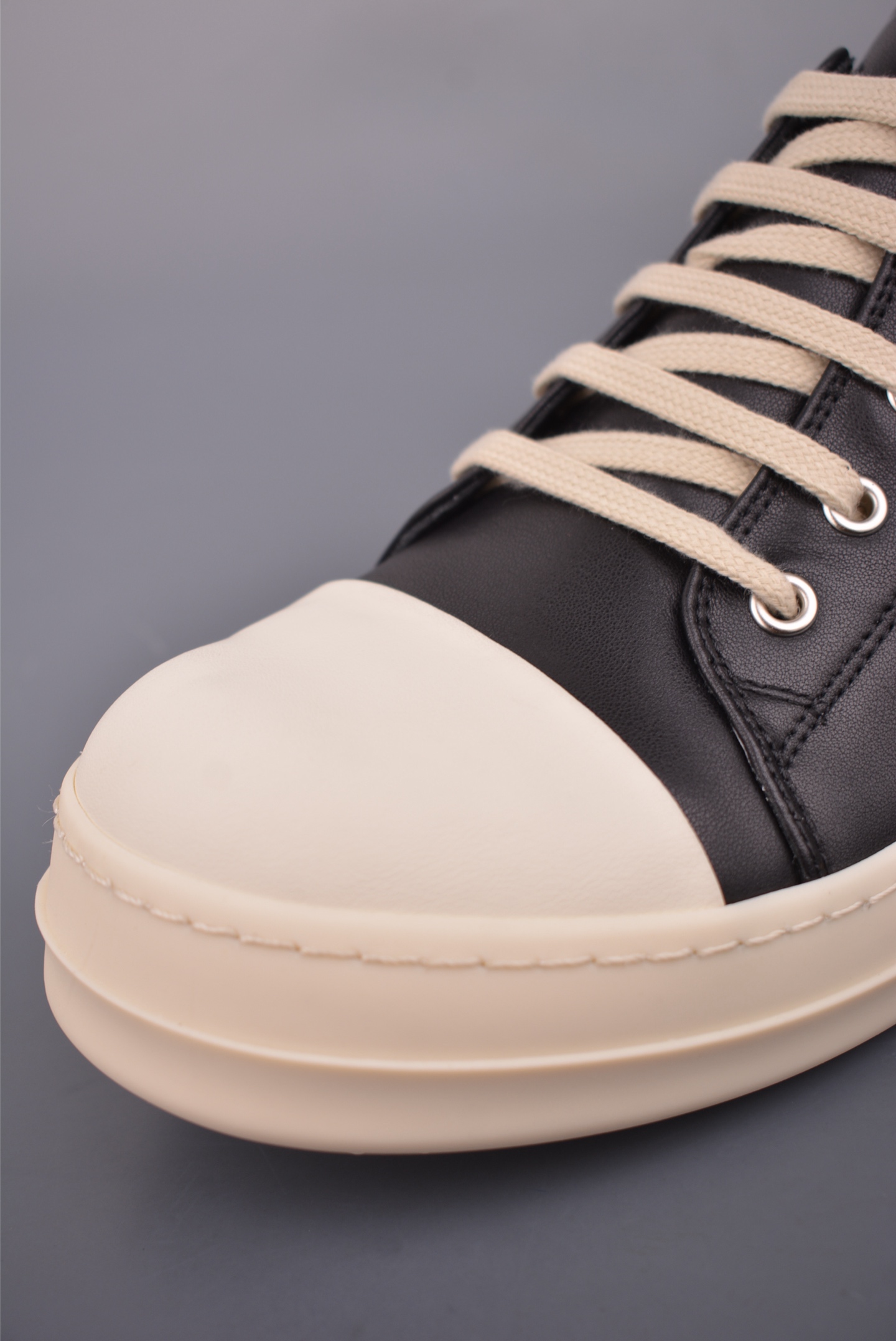 RO / Rick Owens 瑞克·欧文斯 黑绒6孔皮面 RU02B2897