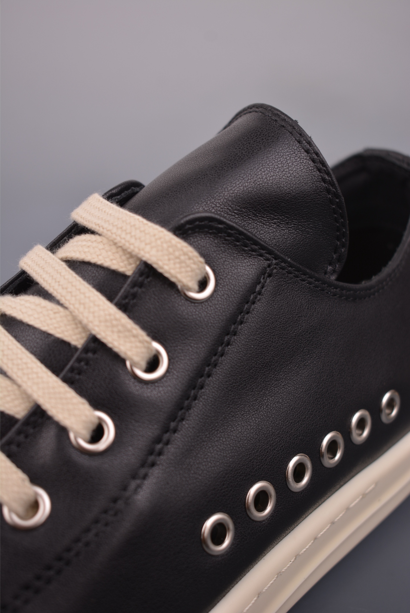 RO / Rick Owens 瑞克·欧文斯 黑绒6孔皮面 RU02B2897