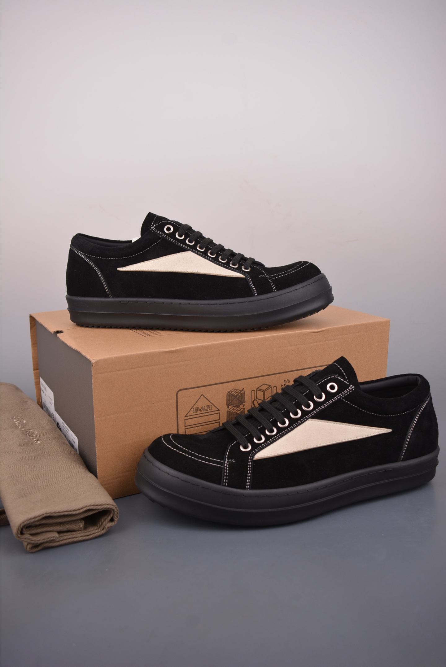 RO / Rick Owens 瑞克·欧文斯 黑绒白标 RU02B2897-High Quatity Cheap Brand wholesale wholesaler seller Clothes Bags handbags Sneakers Top Fashion Clothing Shoes from China Factory Chinese suppliers best Quality Beautiful Price RO / Rick Owens 瑞克·欧文斯 黑绒白标 RU02B2897