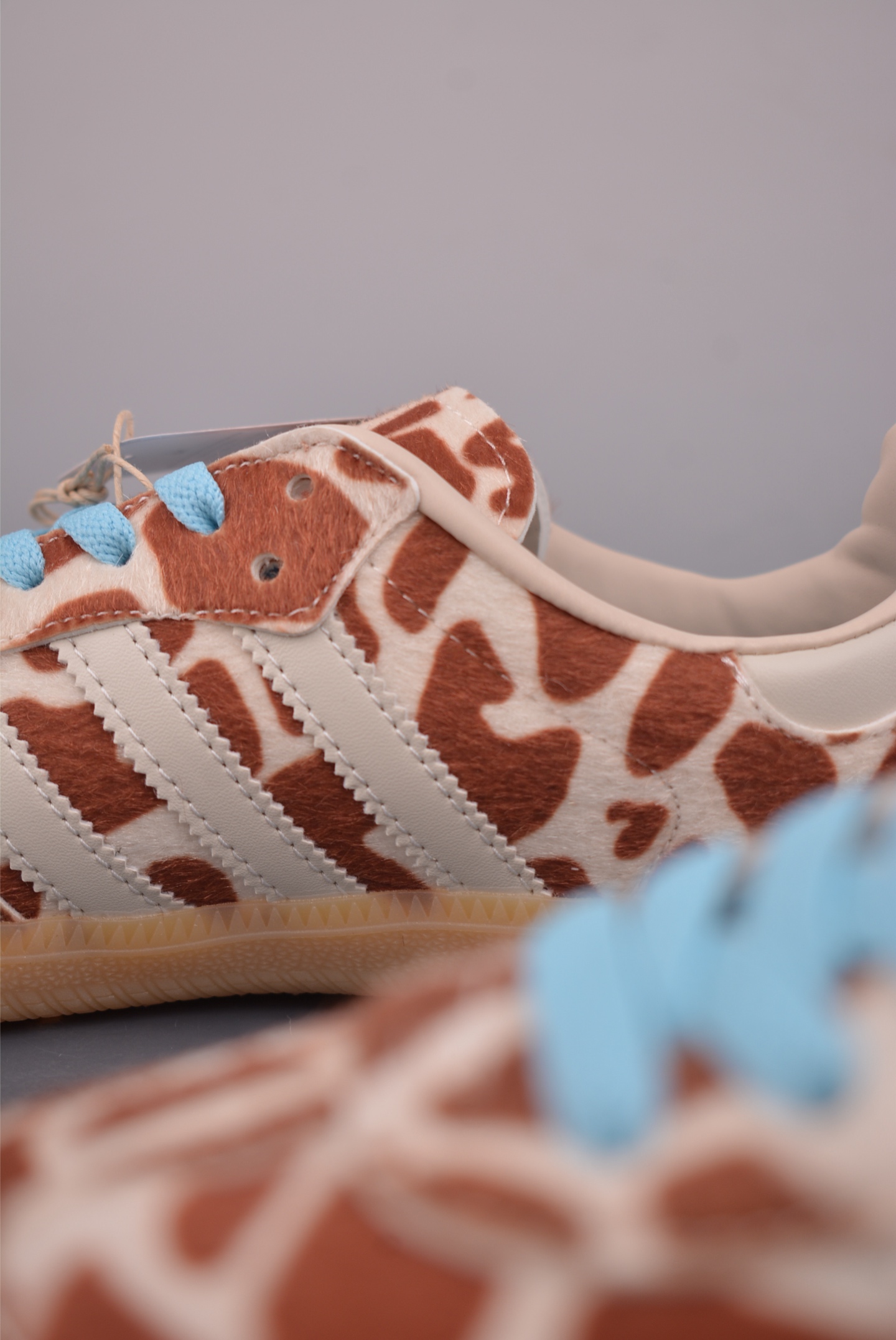 Adidas三叶草SAMBA 休闲板鞋 KI6669-High Quatity Cheap Brand wholesale wholesaler seller Clothes Bags handbags Sneakers Top Fashion Clothing Shoes from China Factory Chinese suppliers best Quality Beautiful Price Adidas三叶草SAMBA 休闲板鞋 KI6669