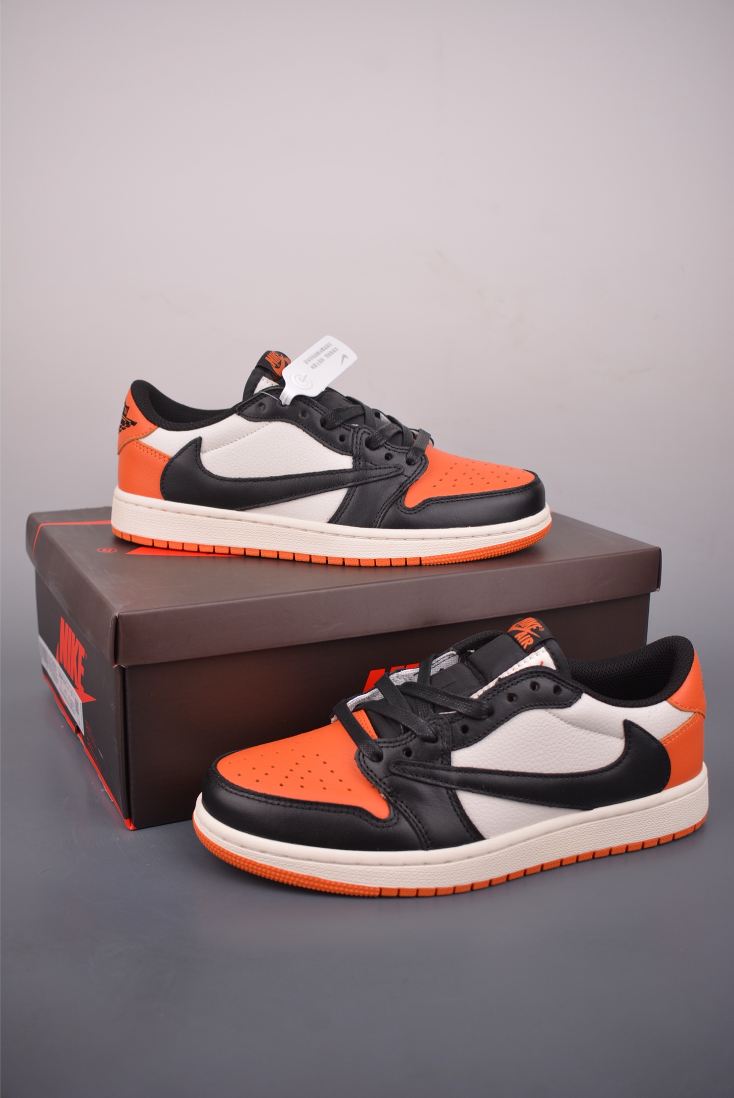Fragment x Travis Scott x Air Jordan 1 Low 三方联名倒钩 CZ0790-005-High Quatity Cheap Brand wholesale wholesaler seller Clothes Bags handbags Sneakers Top Fashion Clothing Shoes from China Factory Chinese suppliers best Quality Beautiful Price Fragment x Travis Scott x Air Jordan 1 Low 三方联名倒钩 CZ0790-005
