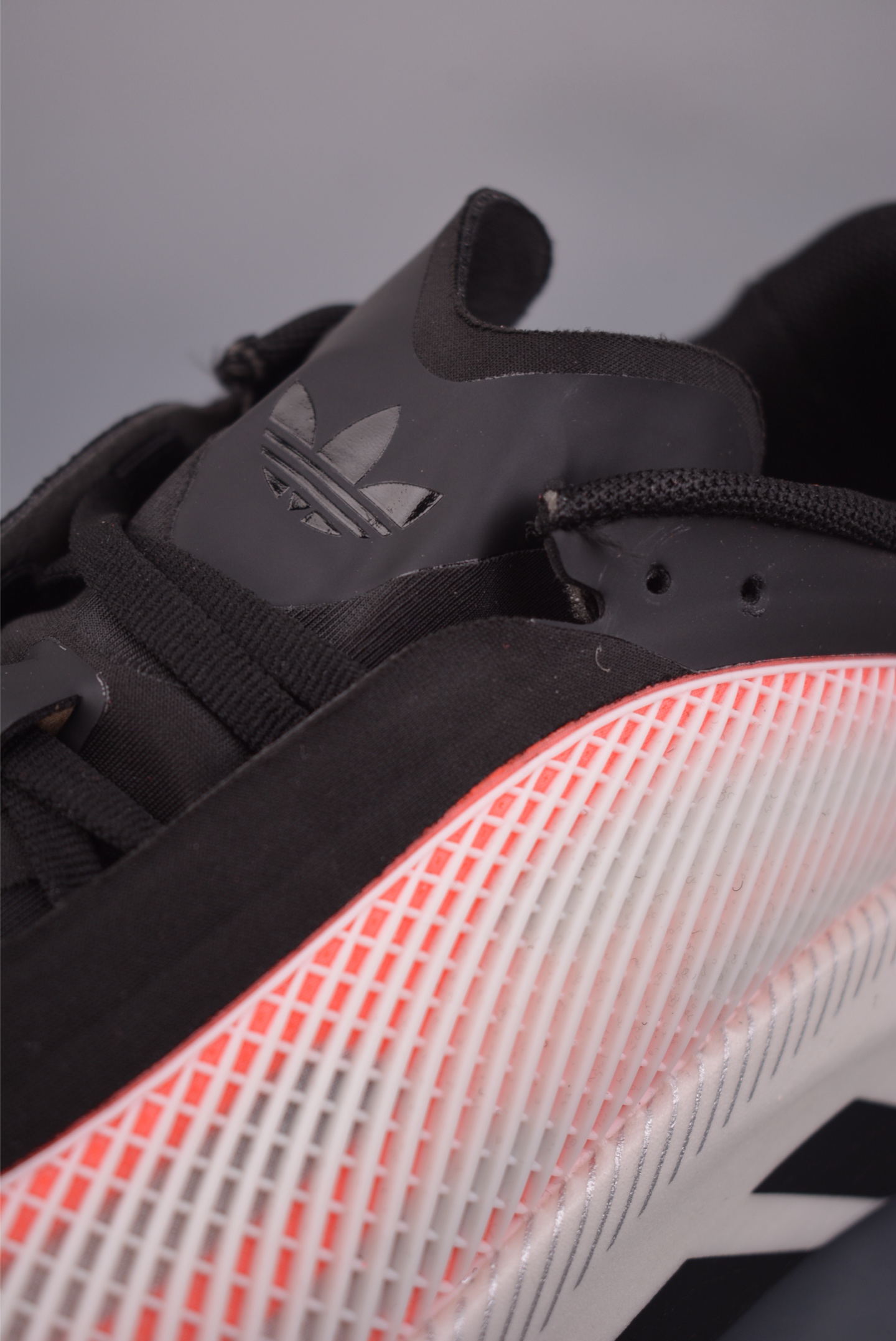 adidas HYPER BOOST EDGE M 全掌爆米花回弹大底 舒适减震跑步鞋 LA6213
