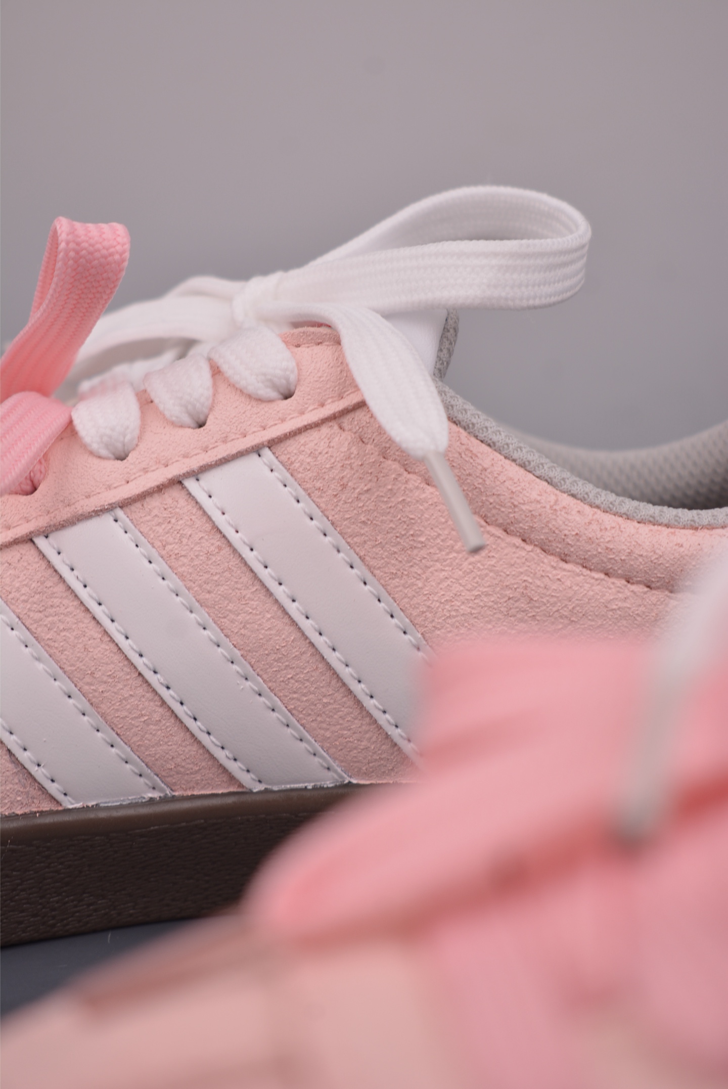 adidas VI Court CLASSIC 手绘涂鸦 三叶草休闲复古运动板鞋 HQ1802