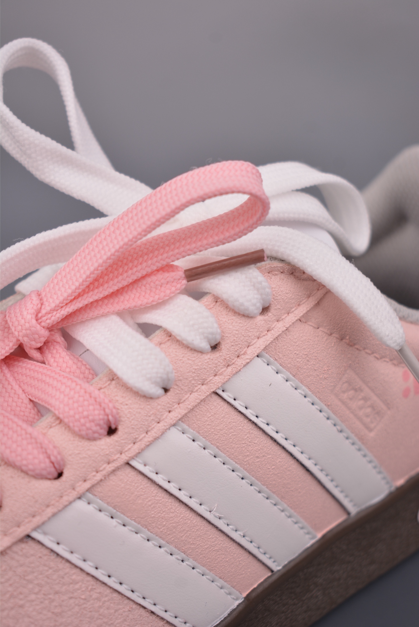 adidas VI Court CLASSIC 手绘涂鸦 三叶草休闲复古运动板鞋 HQ1802