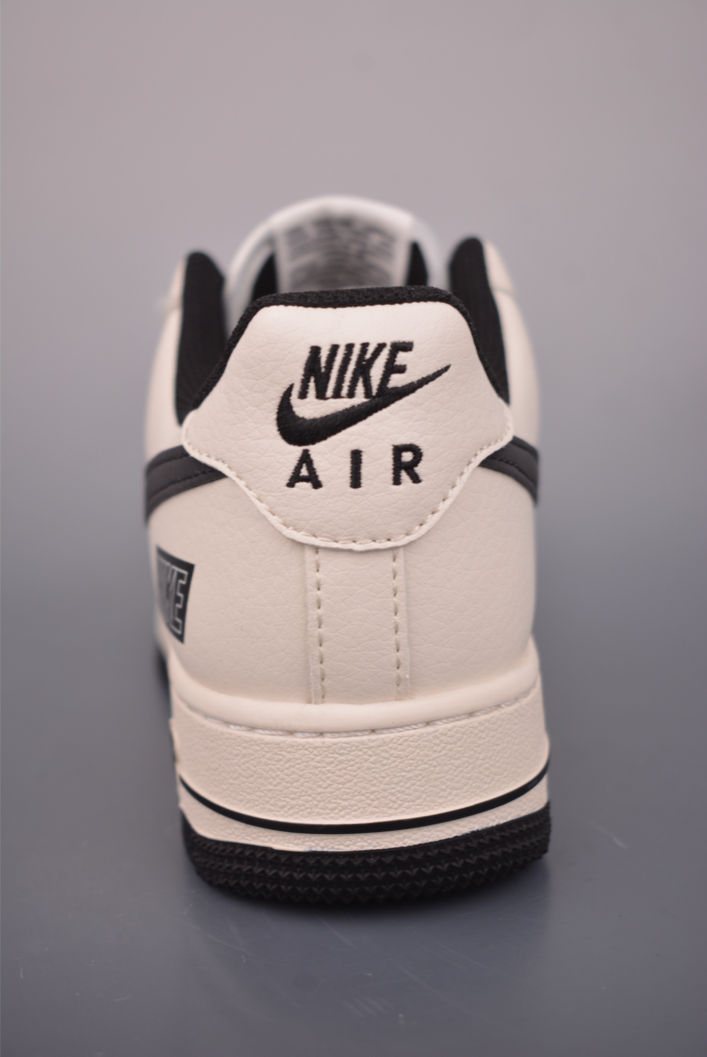 Nike Air Force 1 Low 米黑 JP8028-073-High Quatity Cheap Brand wholesale wholesaler seller Clothes Bags handbags Sneakers Top Fashion Clothing Shoes from China Factory Chinese suppliers best Quality Beautiful Price Nike Air Force 1 Low 米黑 JP8028-073