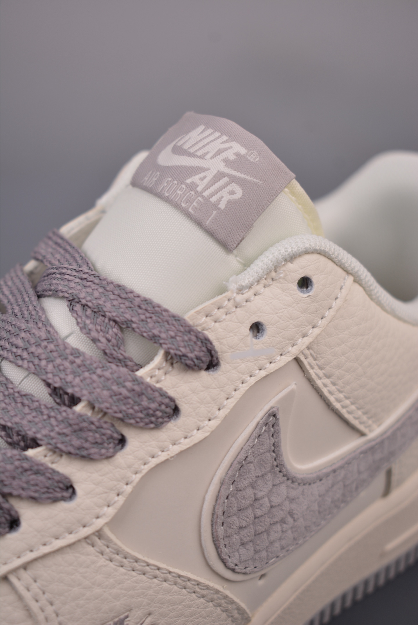 Nike Air Force 1 Low 灰白 DN9688-107