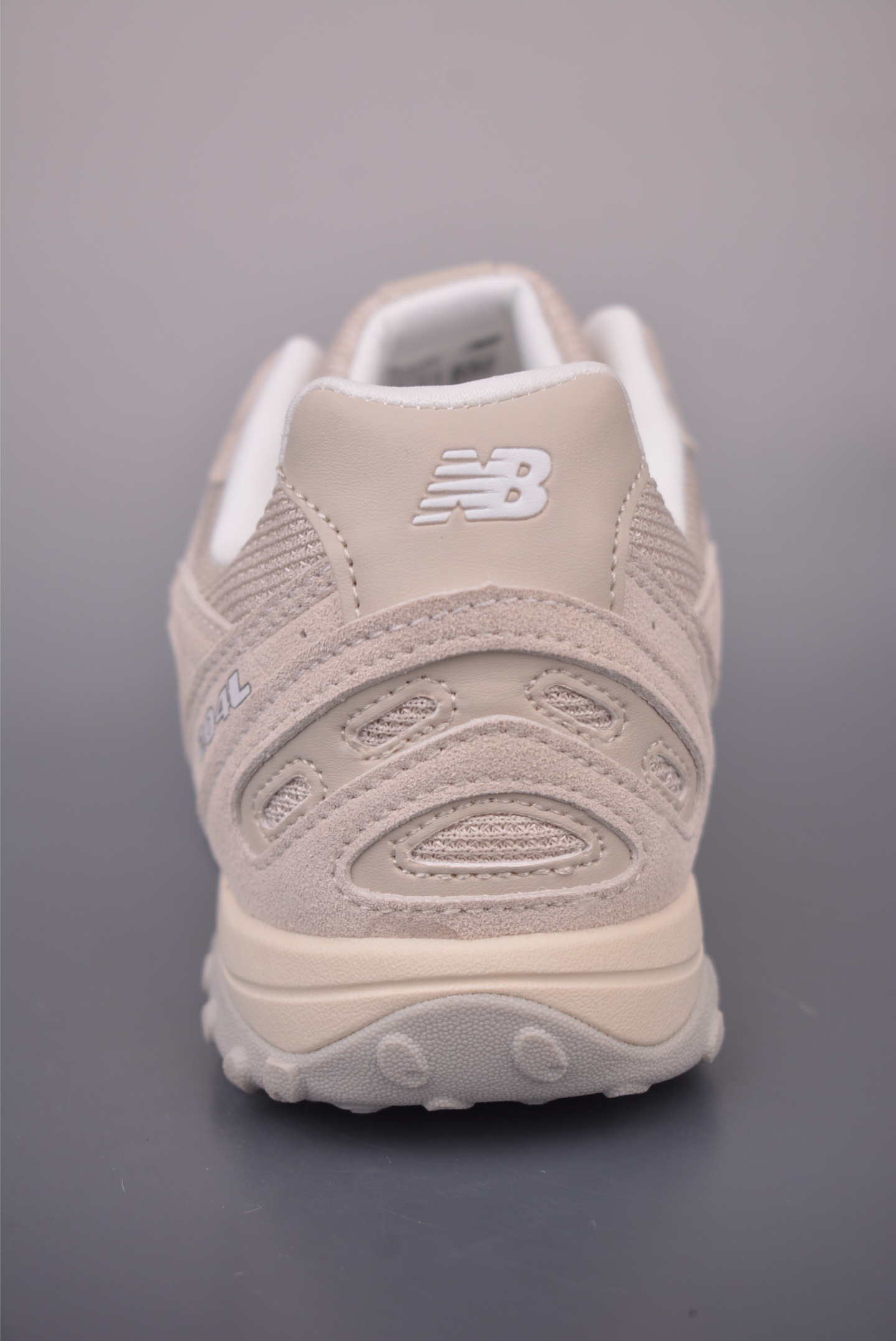 New Balance 新百伦204 充正版本 复古休闲运动百搭老爹跑步鞋 U204L2SZ-High Quatity Cheap Brand wholesale wholesaler seller Clothes Bags handbags Sneakers Top Fashion Clothing Shoes from China Factory Chinese suppliers best Quality Beautiful Price New Balance 新百伦204 充正版本 复古休闲运动百搭老爹跑步鞋 U204L2SZ