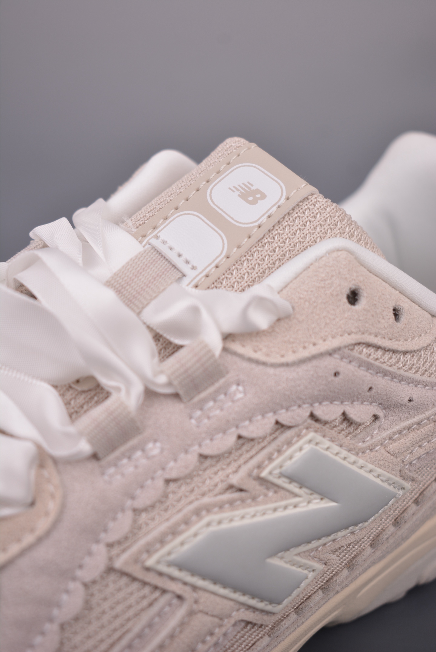 New Balance 新百伦204 充正版本 复古休闲运动百搭老爹跑步鞋 U204L2SZ-High Quatity Cheap Brand wholesale wholesaler seller Clothes Bags handbags Sneakers Top Fashion Clothing Shoes from China Factory Chinese suppliers best Quality Beautiful Price New Balance 新百伦204 充正版本 复古休闲运动百搭老爹跑步鞋 U204L2SZ