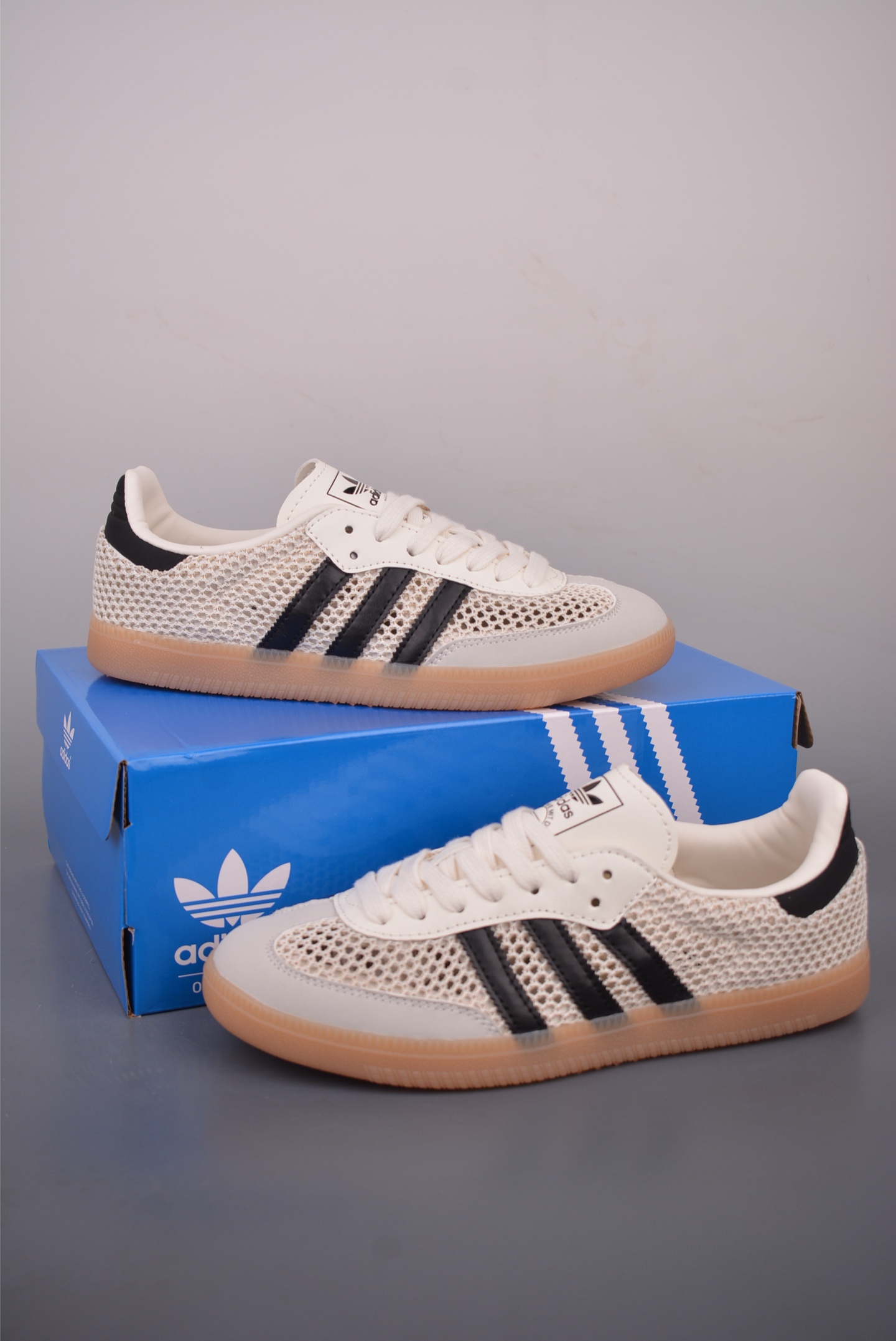 Adidas三叶草SAMBA 休闲板鞋 IH4003-High Quatity Cheap Brand wholesale wholesaler seller Clothes Bags handbags Sneakers Top Fashion Clothing Shoes from China Factory Chinese suppliers best Quality Beautiful Price Adidas三叶草SAMBA 休闲板鞋 IH4003