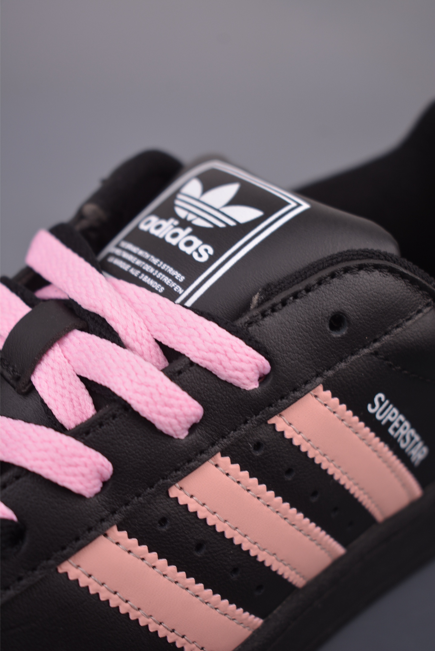 adidas originals Superstar 2 贝壳头 H11顶级头层版 复古板鞋 JH9977-High Quatity Cheap Brand wholesale wholesaler seller Clothes Bags handbags Sneakers Top Fashion Clothing Shoes from China Factory Chinese suppliers best Quality Beautiful Price adidas originals Superstar 2 贝壳头 H11顶级头层版 复古板鞋 JH9977
