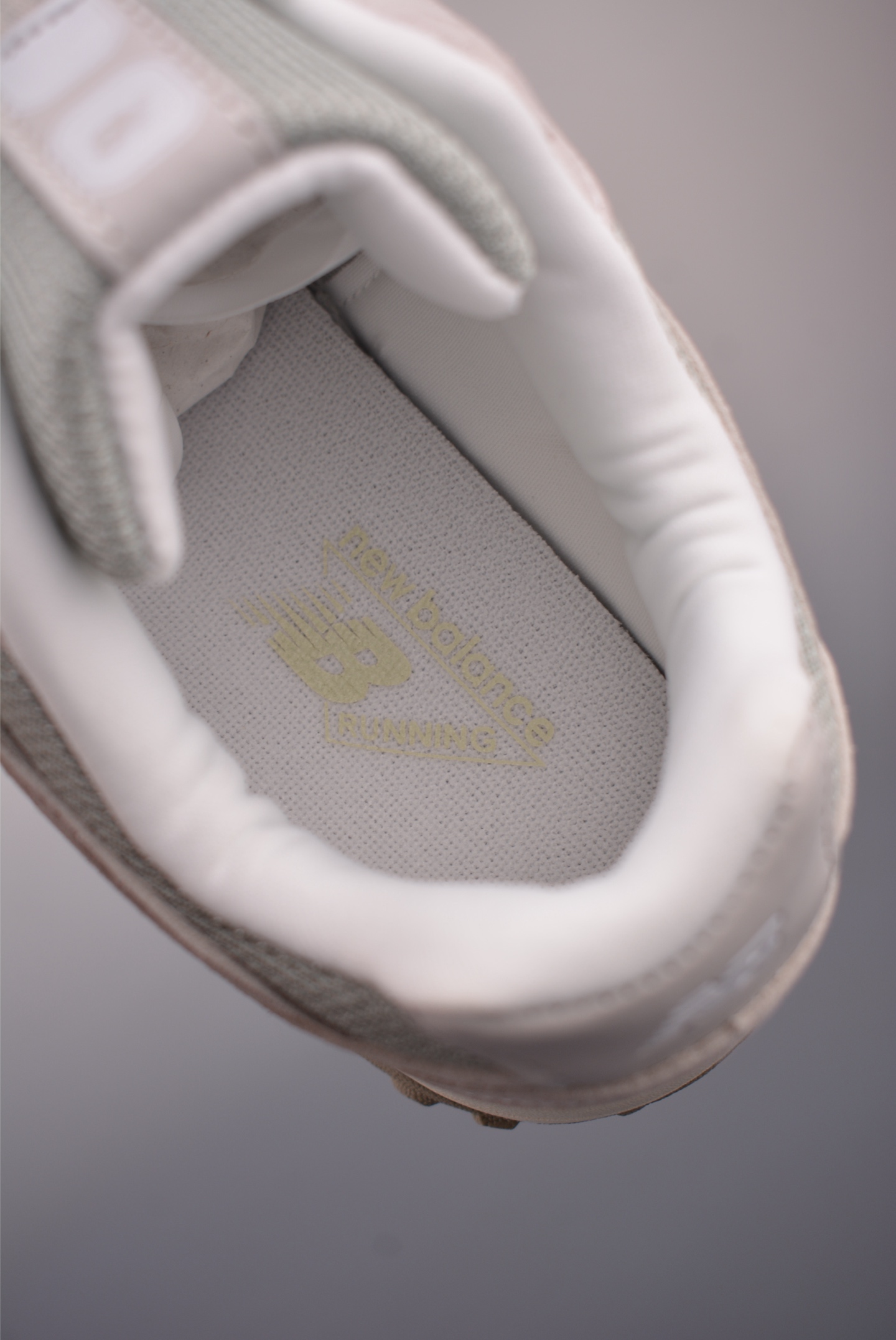 New Balance 新百伦204 充正版本 复古休闲运动百搭老爹跑步鞋 U204L6A6-E2722-High Quatity Cheap Brand wholesale wholesaler seller Clothes Bags handbags Sneakers Top Fashion Clothing Shoes from China Factory Chinese suppliers best Quality Beautiful Price New Balance 新百伦204 充正版本 复古休闲运动百搭老爹跑步鞋 U204L6A6-E2722