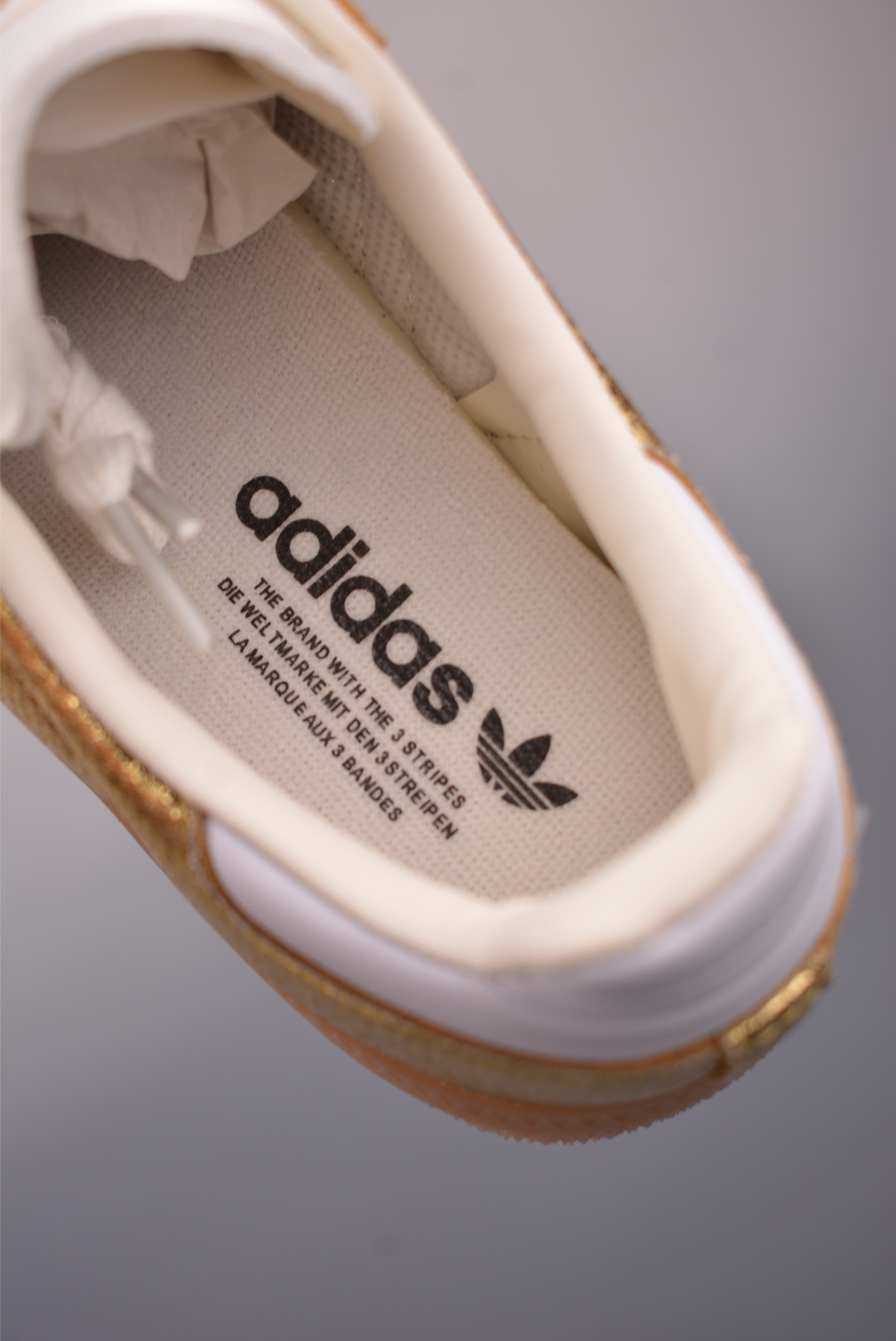 Adidas三叶草SAMBA 休闲板鞋 KI5719-High Quatity Cheap Brand wholesale wholesaler seller Clothes Bags handbags Sneakers Top Fashion Clothing Shoes from China Factory Chinese suppliers best Quality Beautiful Price Adidas三叶草SAMBA 休闲板鞋 KI5719