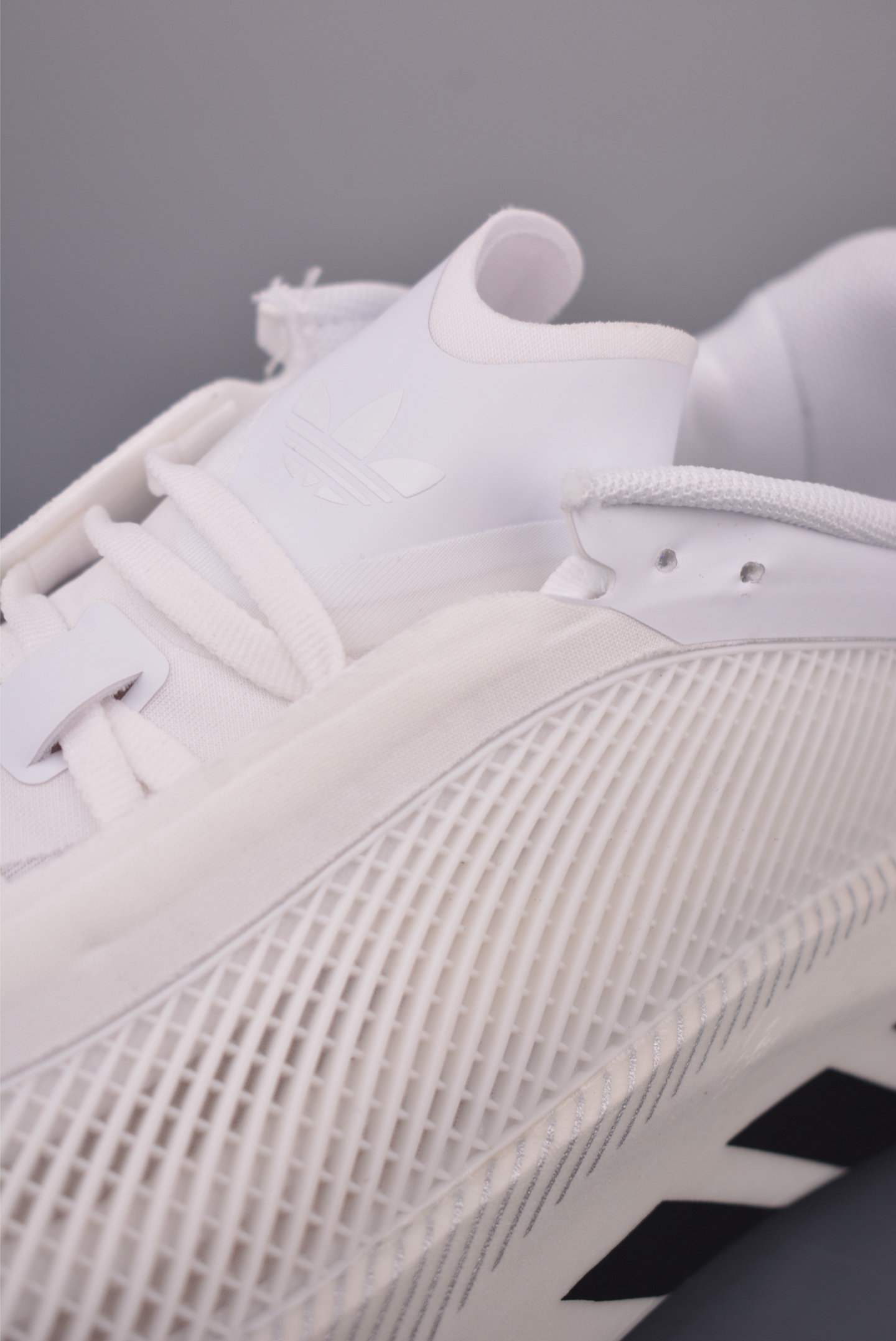 adidas HYPER BOOST EDGE M 全掌爆米花回弹大底 舒适减震跑步鞋 LA6215-High Quatity Cheap Brand wholesale wholesaler seller Clothes Bags handbags Sneakers Top Fashion Clothing Shoes from China Factory Chinese suppliers best Quality Beautiful Price adidas HYPER BOOST EDGE M 全掌爆米花回弹大底 舒适减震跑步鞋 LA6215
