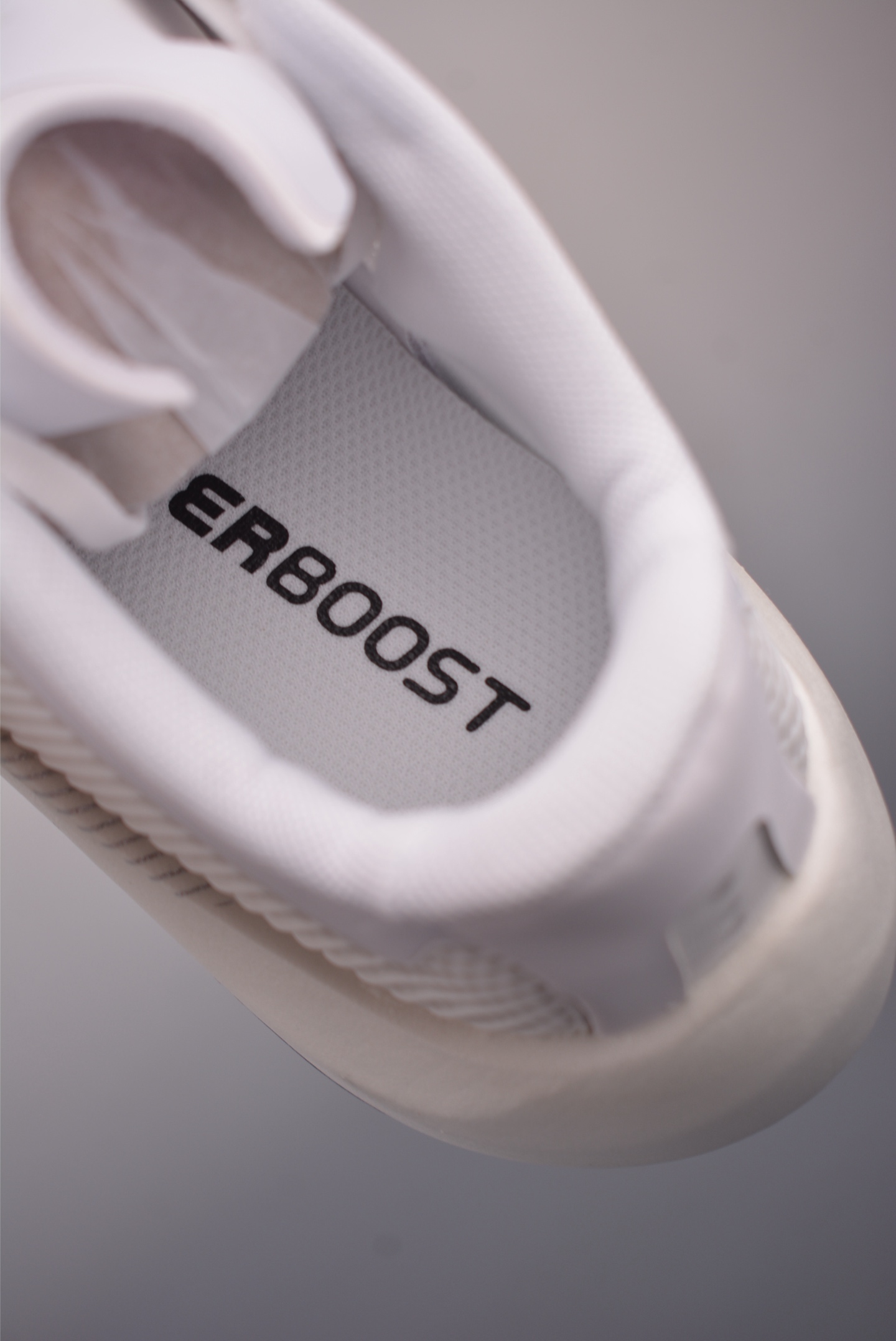 adidas HYPER BOOST EDGE M 全掌爆米花回弹大底 舒适减震跑步鞋 LA6215-High Quatity Cheap Brand wholesale wholesaler seller Clothes Bags handbags Sneakers Top Fashion Clothing Shoes from China Factory Chinese suppliers best Quality Beautiful Price adidas HYPER BOOST EDGE M 全掌爆米花回弹大底 舒适减震跑步鞋 LA6215