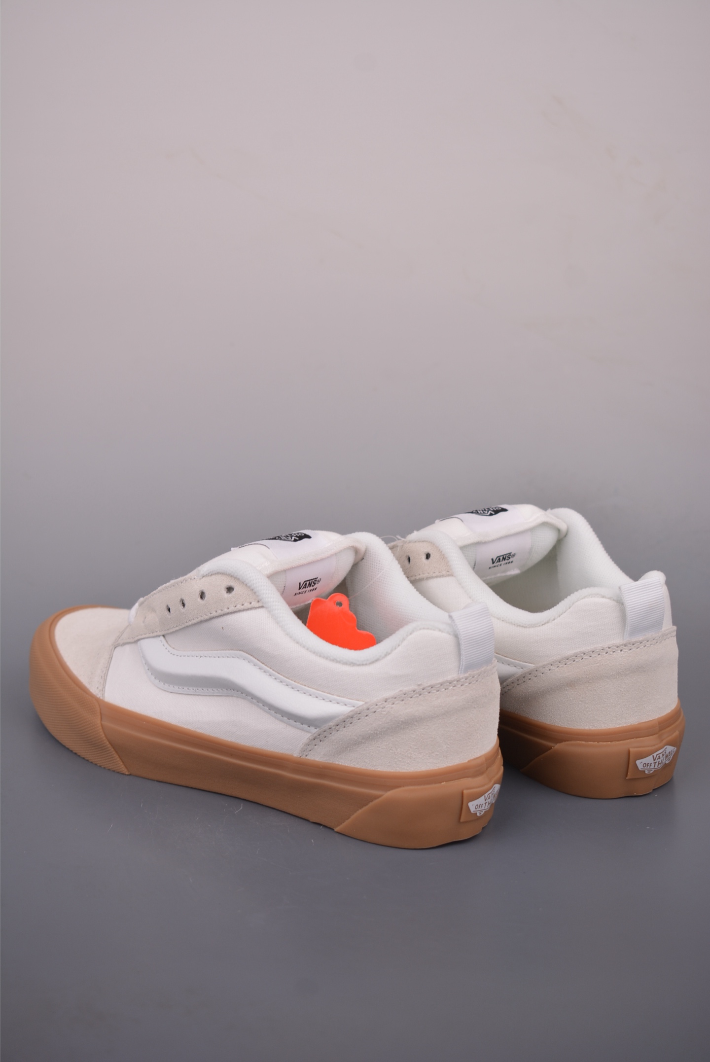Vans Knu Skool 米白生胶 万斯低帮复古休闲胖胖面包鞋 VN000D22JVY-Top High Quatity Cheap Sneakers Fashion Clothing Clothes Bags handbags Shoes of all Brand wholesale With The best Quality And Beautiful Price from China Factory Chinese suppliers wholesaler seller Vans Knu Skool 米白生胶 万斯低帮复古休闲胖胖面包鞋 VN000D22JVY