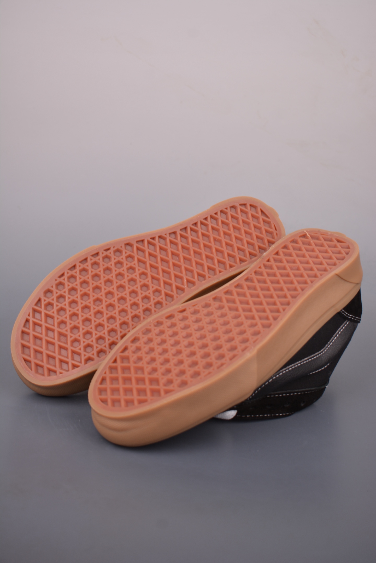 Vans Knu Skool 黑生胶 万斯低帮复古休闲胖胖面包鞋 肥胖版大LOGO原版全皮猪八面料 VN000D22CJI-Top High Quatity Cheap Sneakers Fashion Clothing Clothes Bags handbags Shoes of all Brand wholesale With The best Quality And Beautiful Price from China Factory Chinese suppliers wholesaler seller Vans Knu Skool 黑生胶 万斯低帮复古休闲胖胖面包鞋 肥胖版大LOGO原版全皮猪八面料 VN000D22CJI