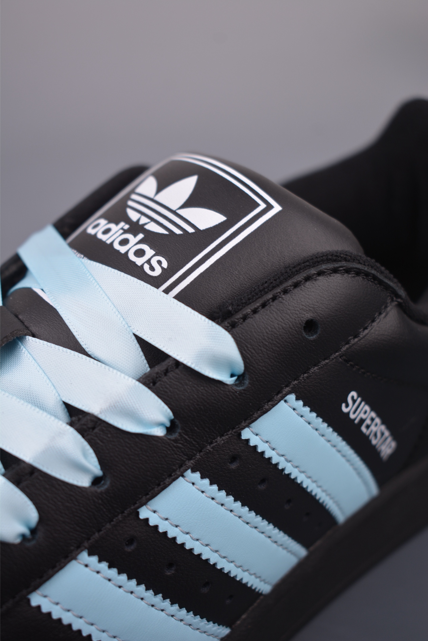 180 adidas originals Superstar 2 贝壳头 H11顶级头层版 复古板鞋 JH9977-Chinese UA Cheap High Quatity Brand Clothes Bags handbags Sneakers wholesale wholesaler seller from China Factory suppliers Fashion Clothing Shoes best Quality Beautiful Price 180 adidas originals Superstar 2 贝壳头 H11顶级头层版 复古板鞋 JH9977