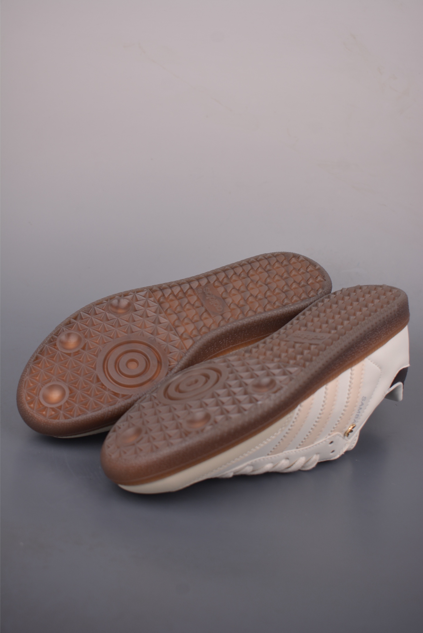 140 Adidas三叶草SAMBA 休闲板鞋 IH6628-Chinese UA Cheap High Quatity Brand Clothes Bags handbags Sneakers wholesale wholesaler seller from China Factory suppliers Fashion Clothing Shoes best Quality Beautiful Price 140 Adidas三叶草SAMBA 休闲板鞋 IH6628