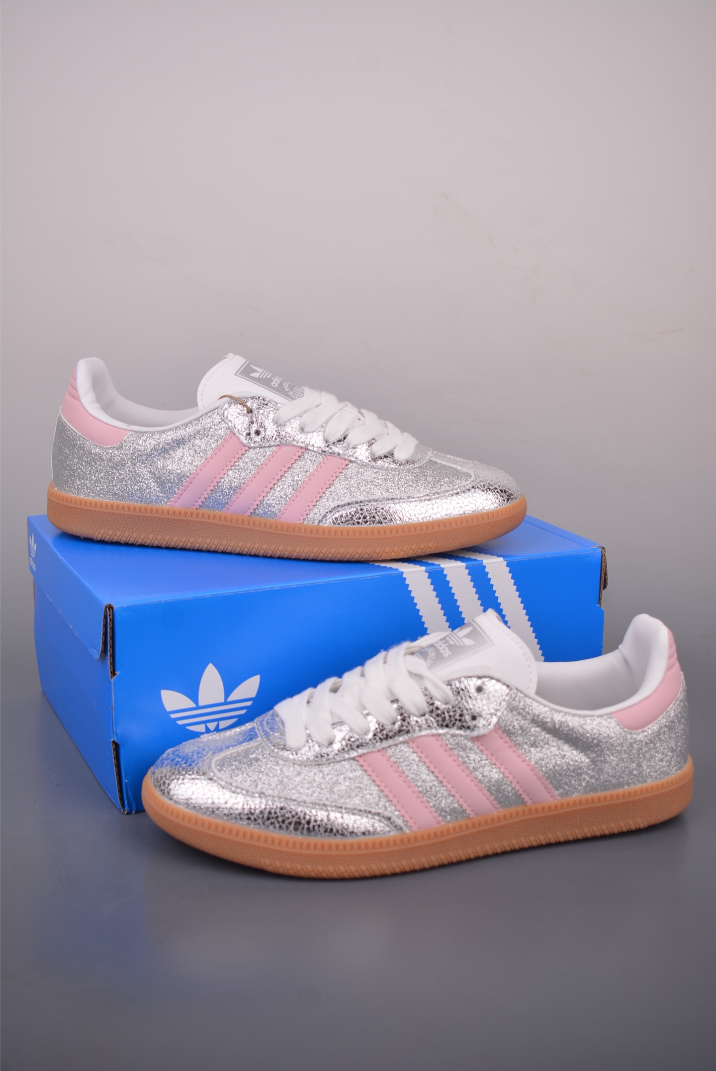 140 Adidas三叶草SAMBA 休闲板鞋 JR6695