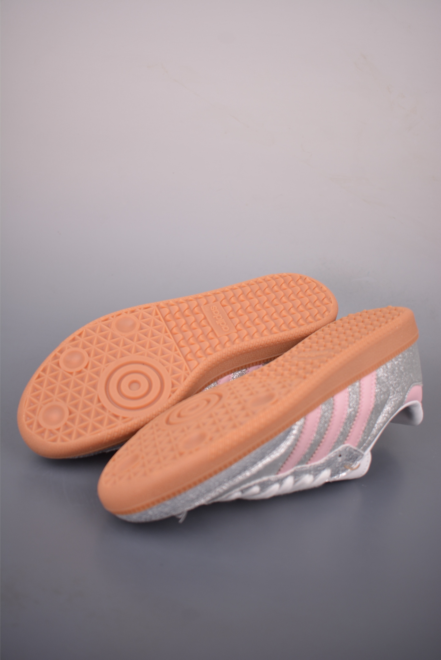 140 Adidas三叶草SAMBA 休闲板鞋 JR6695