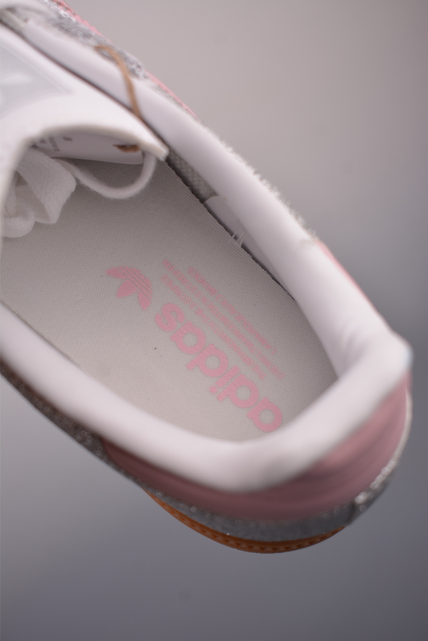 140 Adidas三叶草SAMBA 休闲板鞋 JR6695