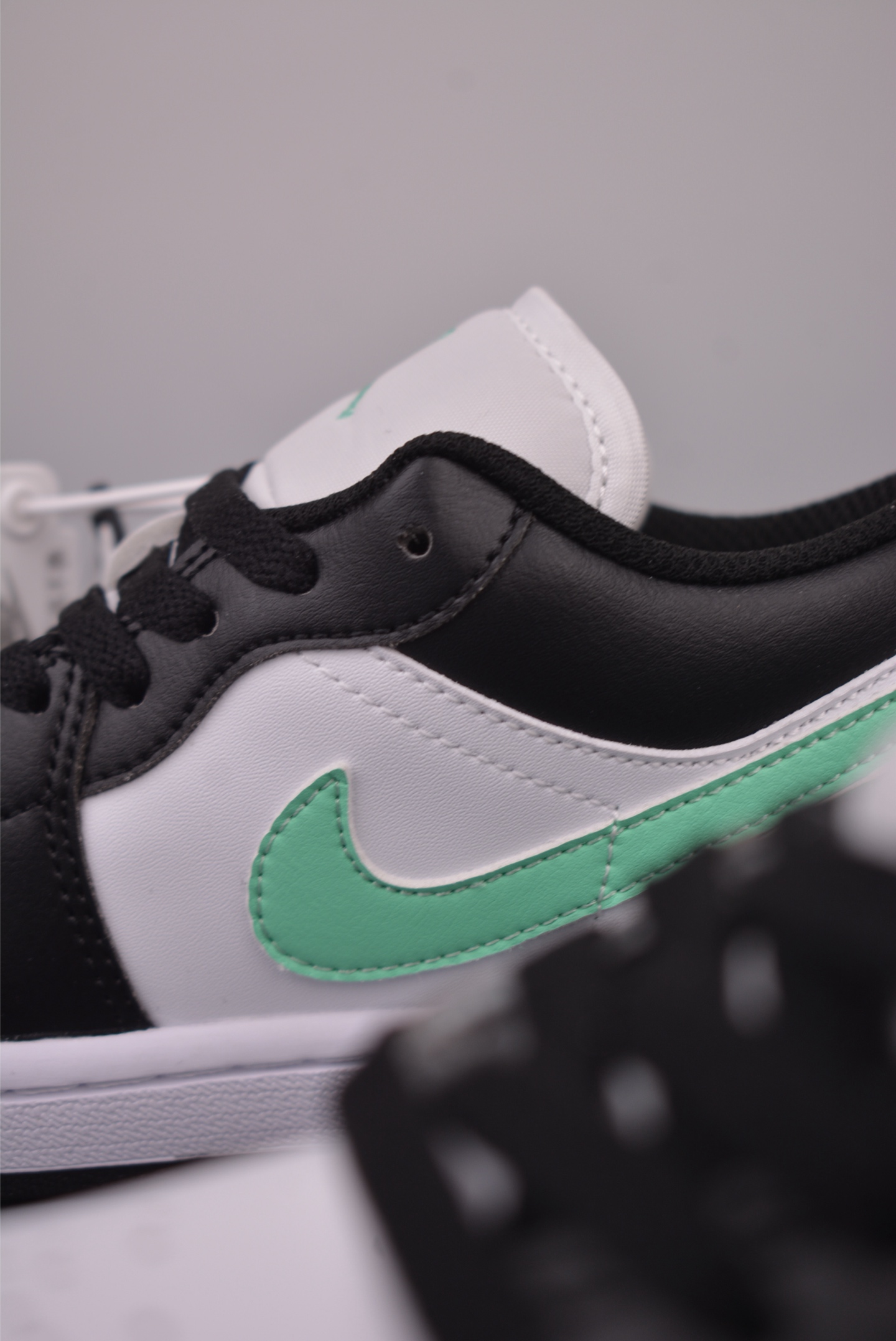 Air Jordan 1 Low 白绿 AJ1乔1低帮休闲板鞋 553558-131-High Quatity Cheap Brand wholesale wholesaler seller Clothes Bags handbags Sneakers Top Fashion Clothing Shoes from China Factory Chinese suppliers best Quality Beautiful Price Air Jordan 1 Low 白绿 AJ1乔1低帮休闲板鞋 553558-131