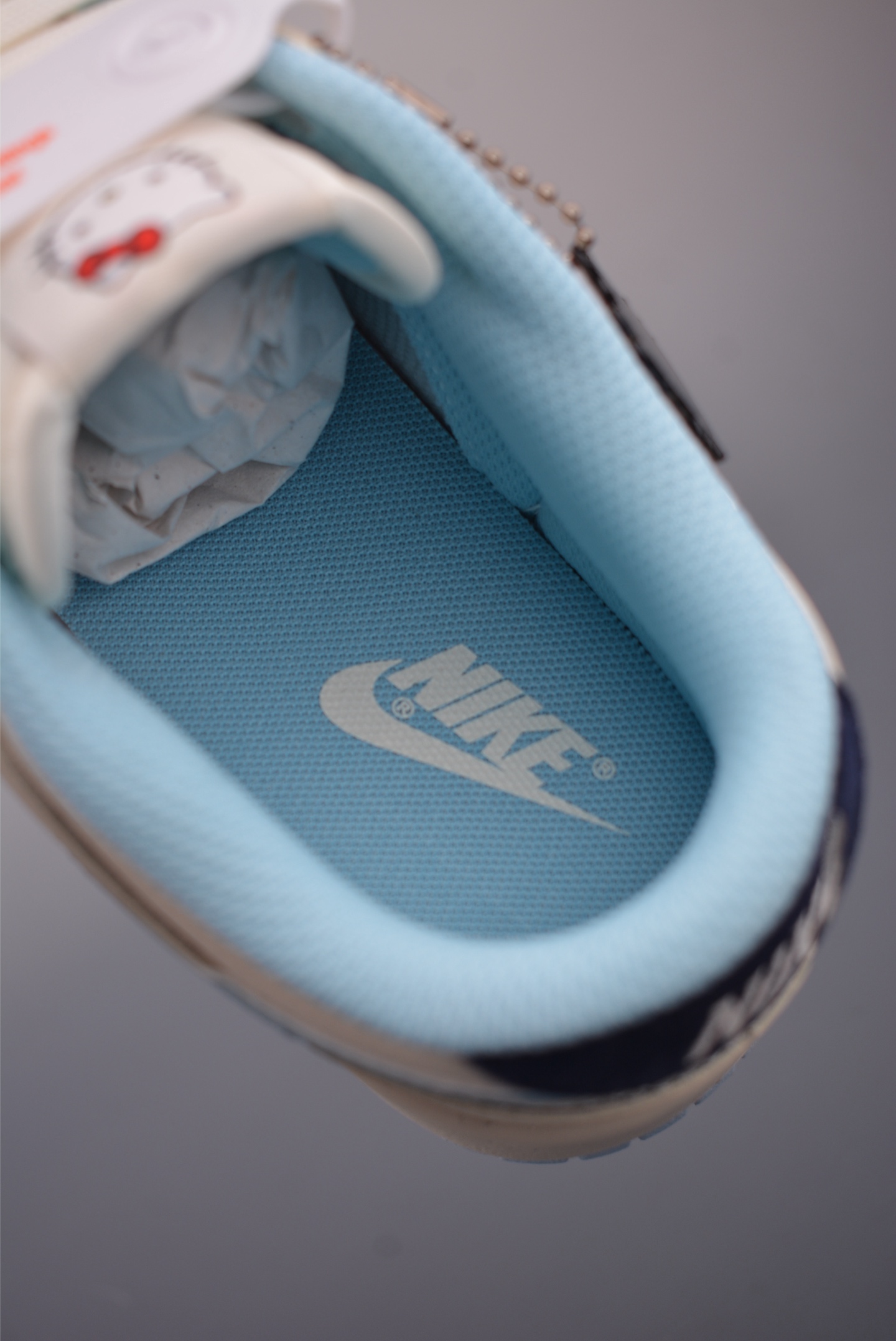 Nike SB Dunk Low Hello Kitty联名 CG6688-010