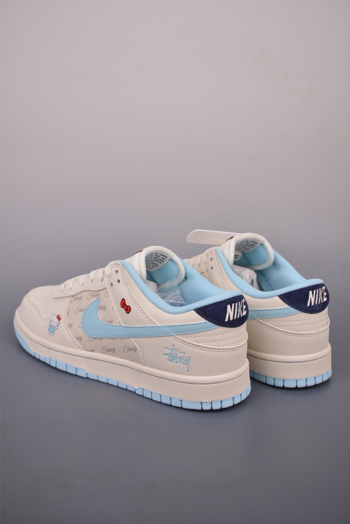 Nike SB Dunk Low Hello Kitty联名 CG6688-010