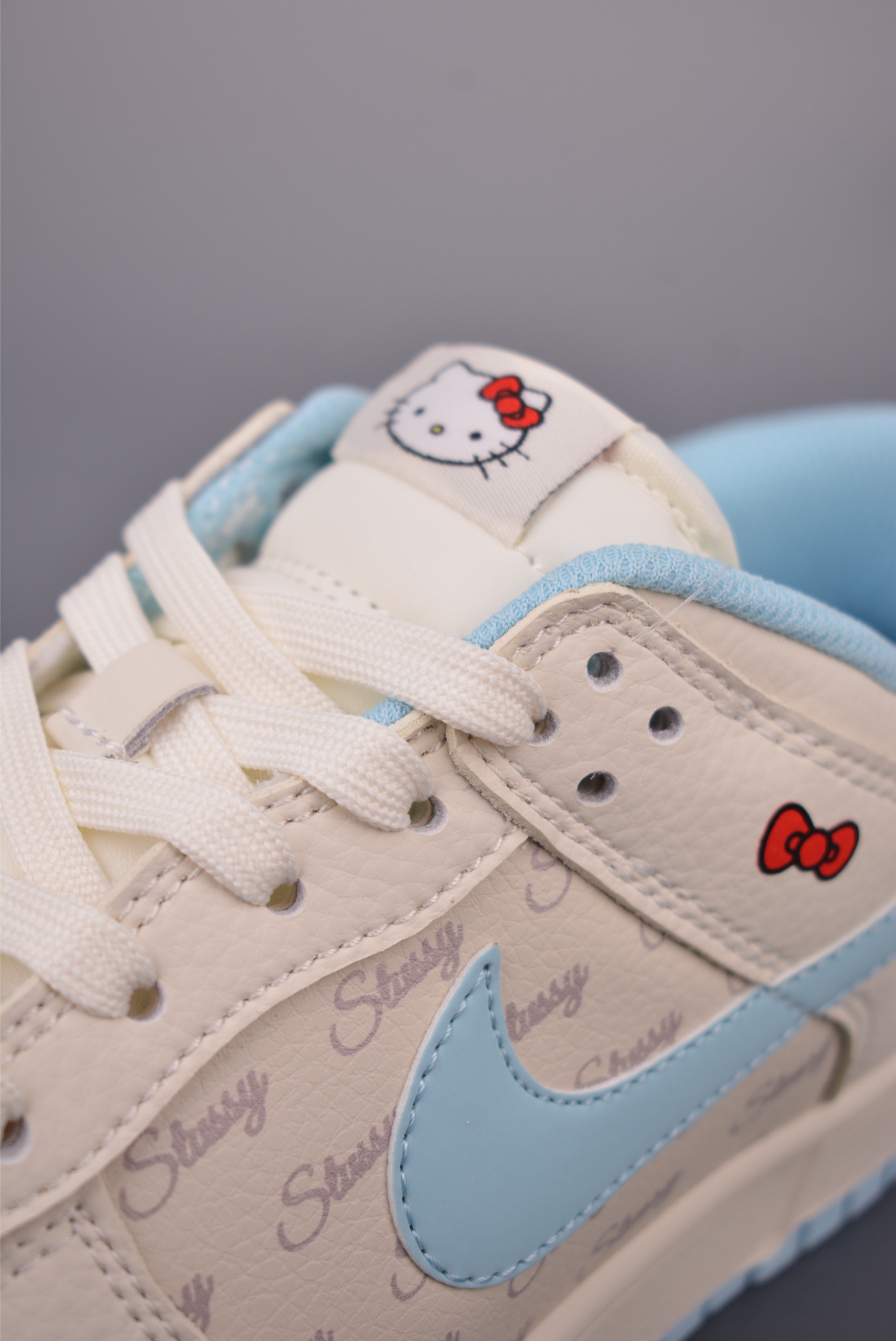 Nike SB Dunk Low Hello Kitty联名 CG6688-010