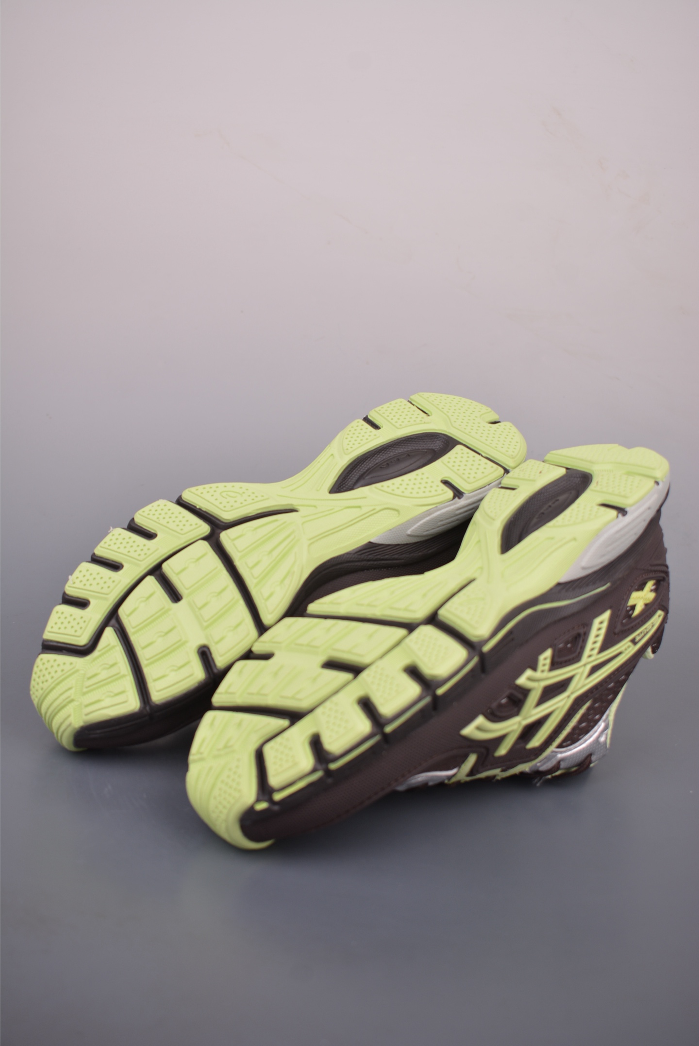 180 Asics UB12-S Gel-SD Lyte 亚瑟士舒适贴合跑步鞋 1203A665-300
